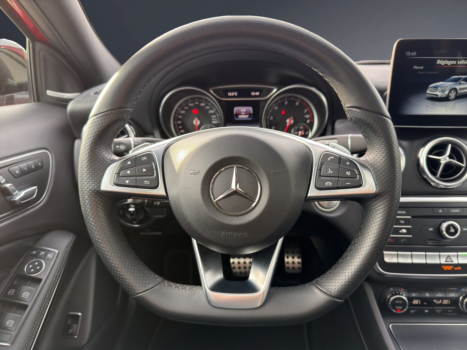 MERCEDES-BENZ GLA 220 AMG Line 4Matic 7G-DCT-image-14