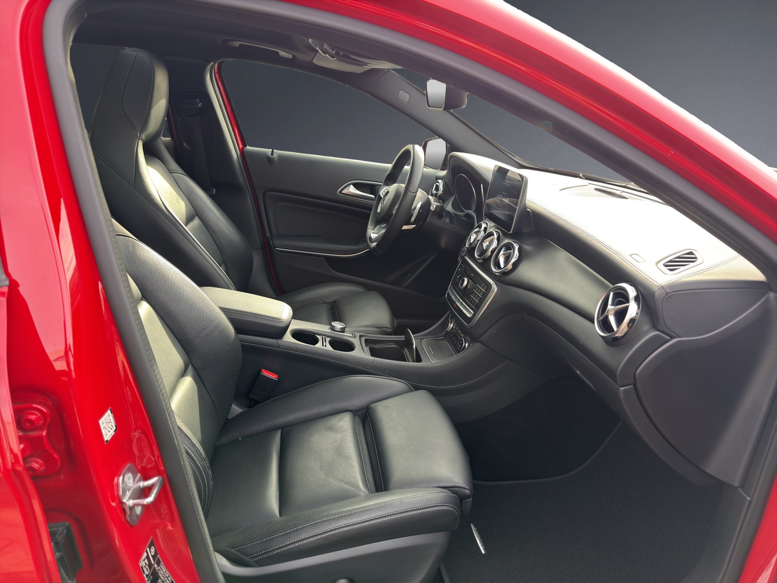 MERCEDES-BENZ GLA 220 AMG Line 4Matic 7G-DCT-image-6