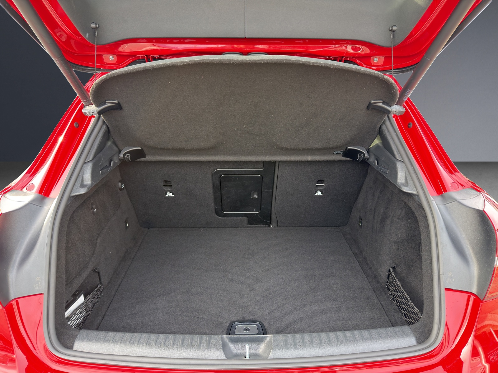 MERCEDES-BENZ GLA 220 AMG Line 4Matic 7G-DCT-image-11