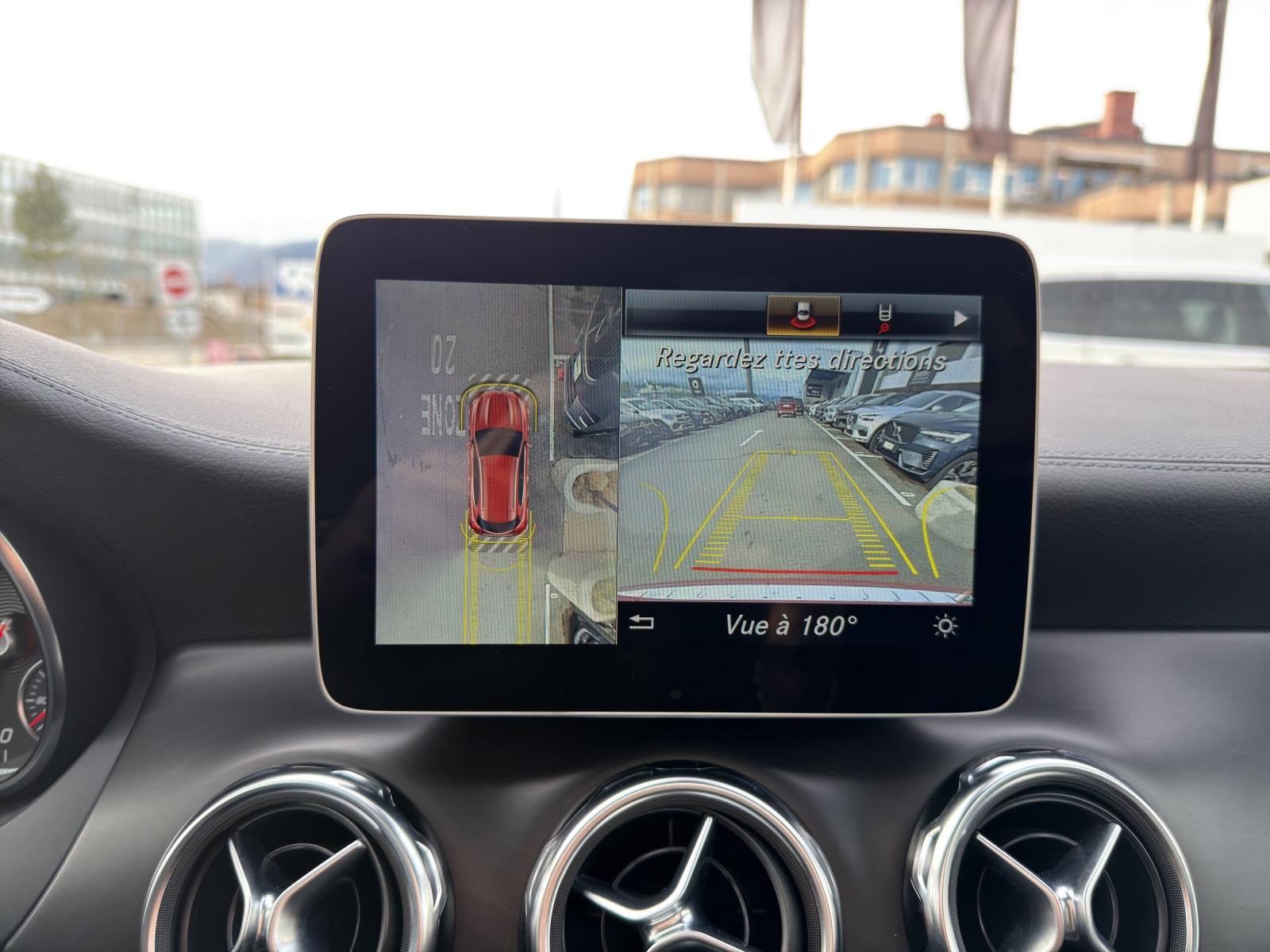 MERCEDES-BENZ GLA 220 AMG Line 4Matic 7G-DCT-image-17