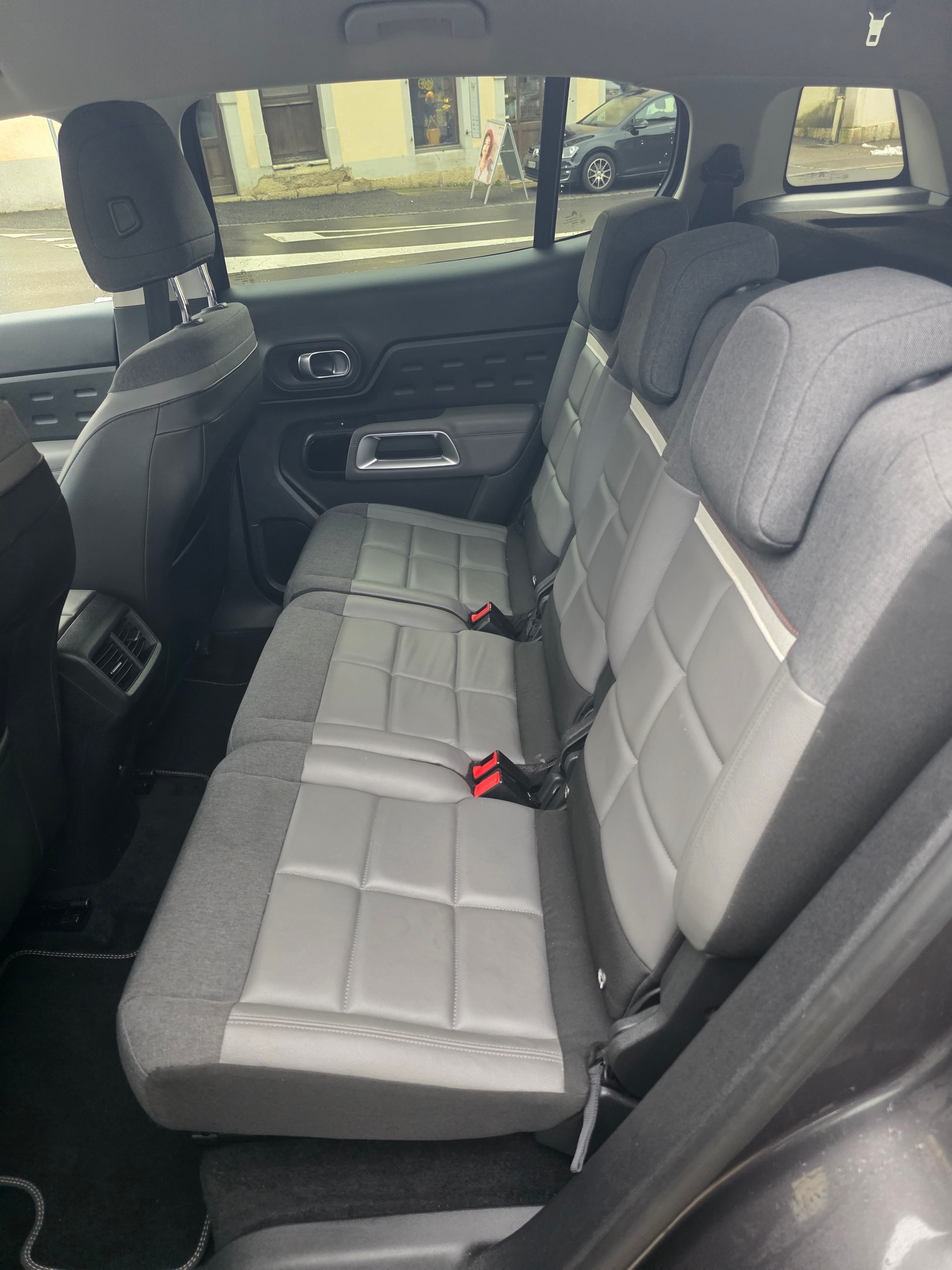 CITROEN C5 Aircross 1.6 PHEV Shine-image-13