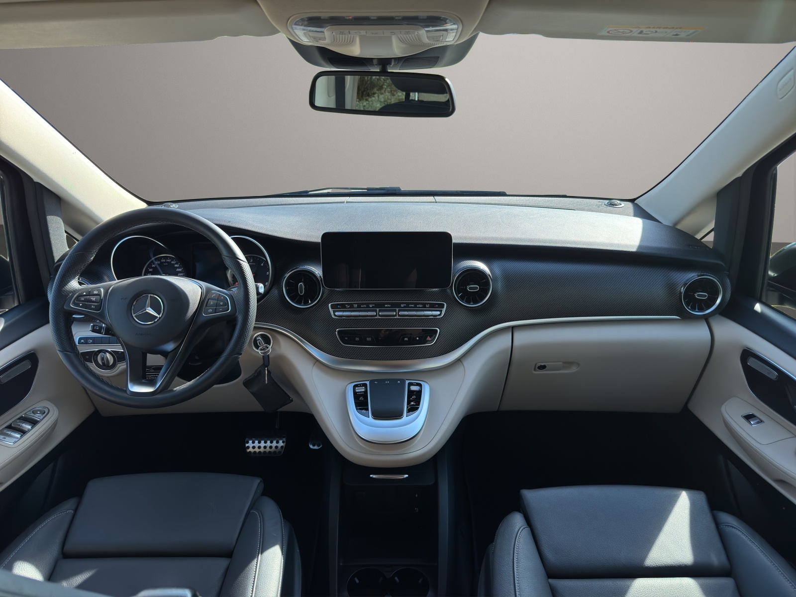 MERCEDES-BENZ Marco Polo 250 d AMG Line-image-8