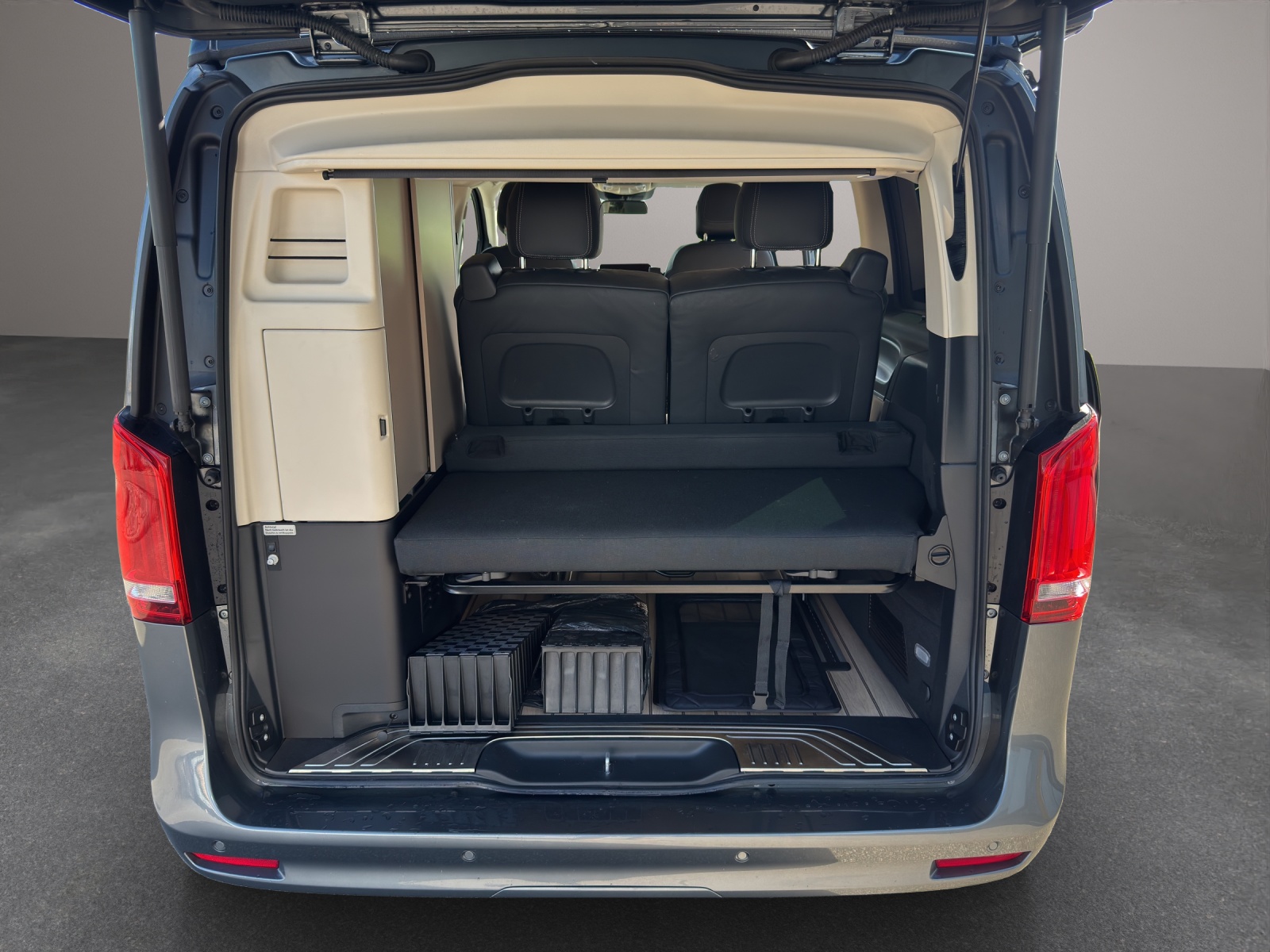MERCEDES-BENZ Marco Polo 250 d AMG Line-image-10