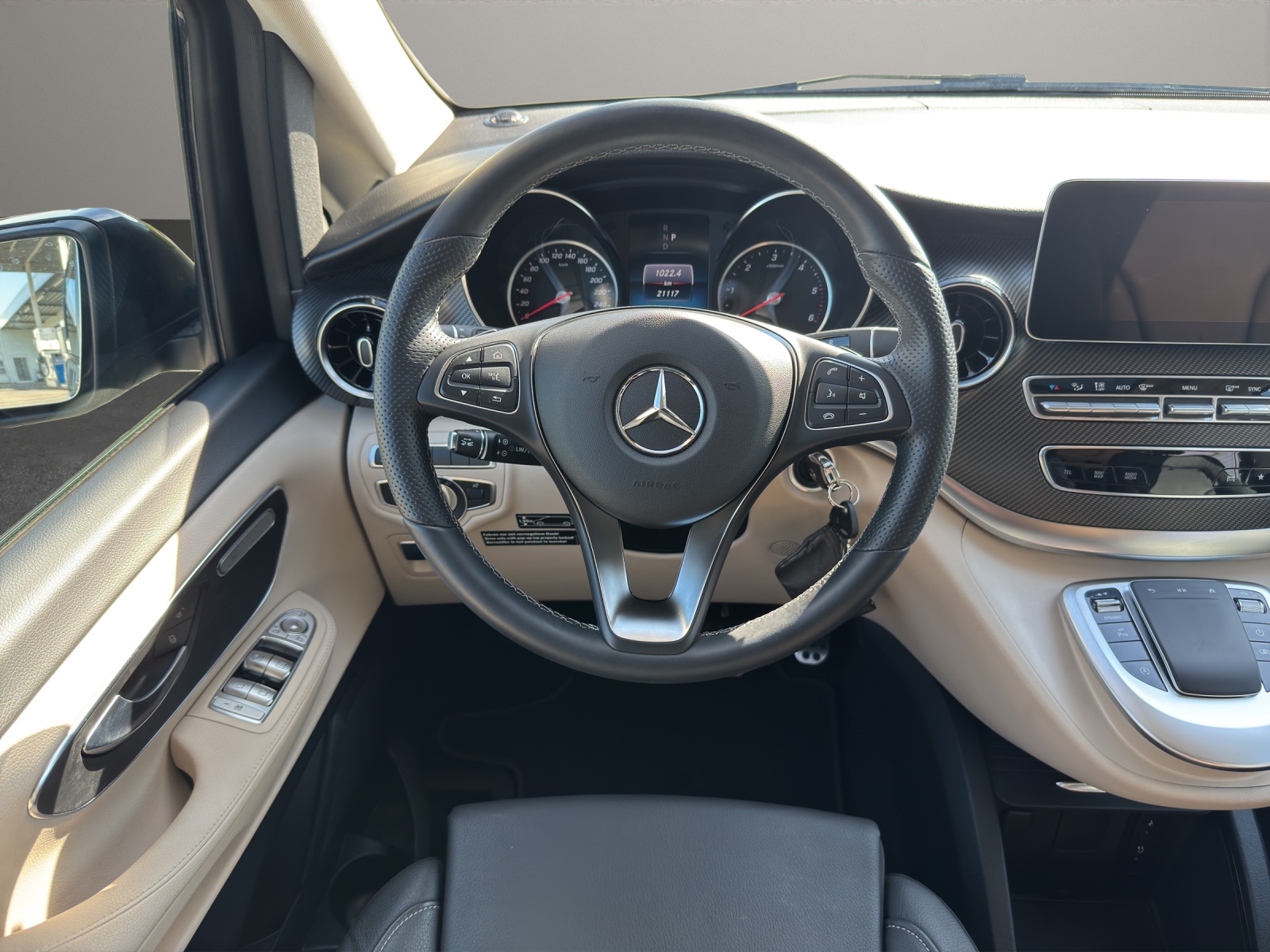 MERCEDES-BENZ Marco Polo 250 d AMG Line-image-7