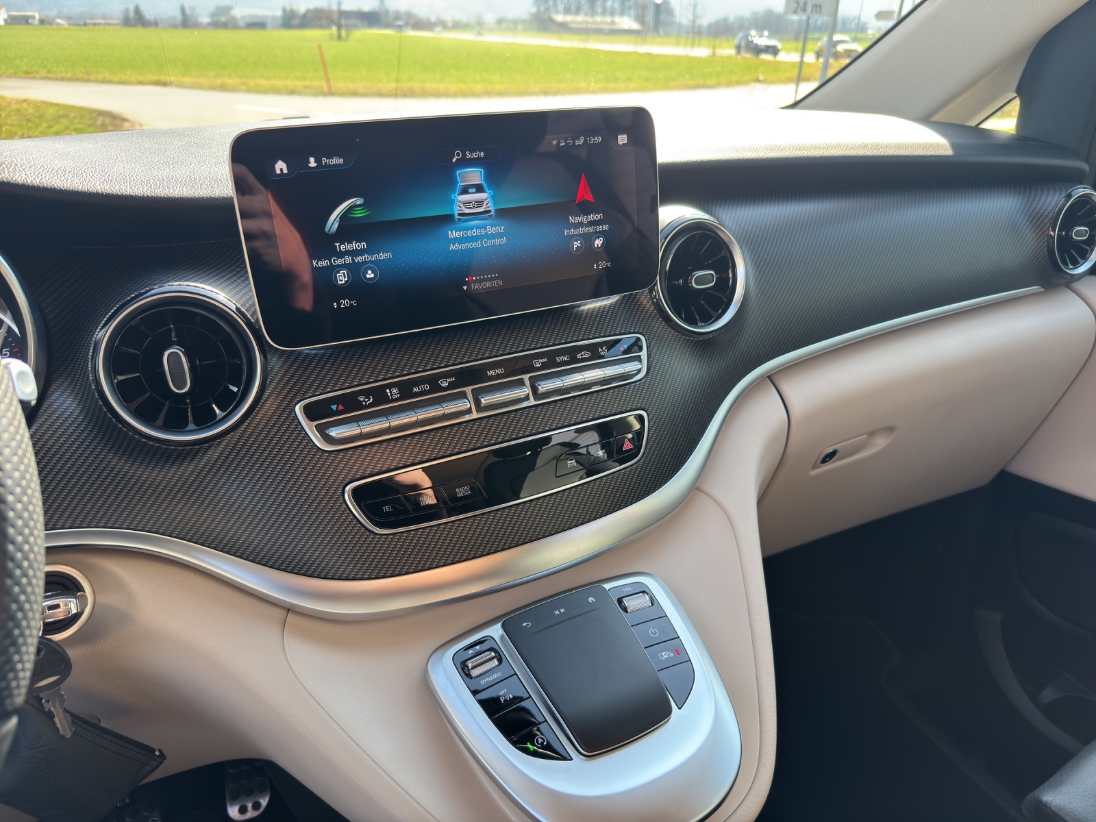 MERCEDES-BENZ Marco Polo 250 d AMG Line-image-14