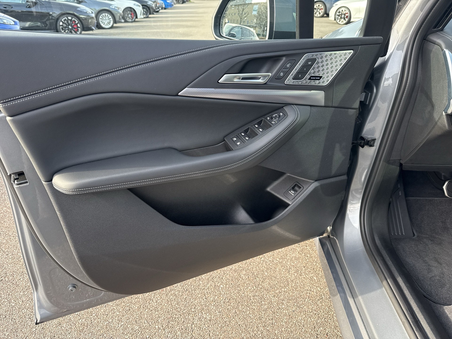 BMW 230e xDrive Active Tourer M Sport-image-17