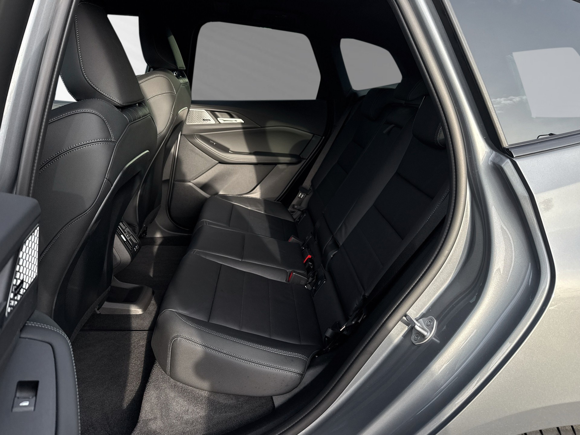 BMW 230e xDrive Active Tourer M Sport-image-7