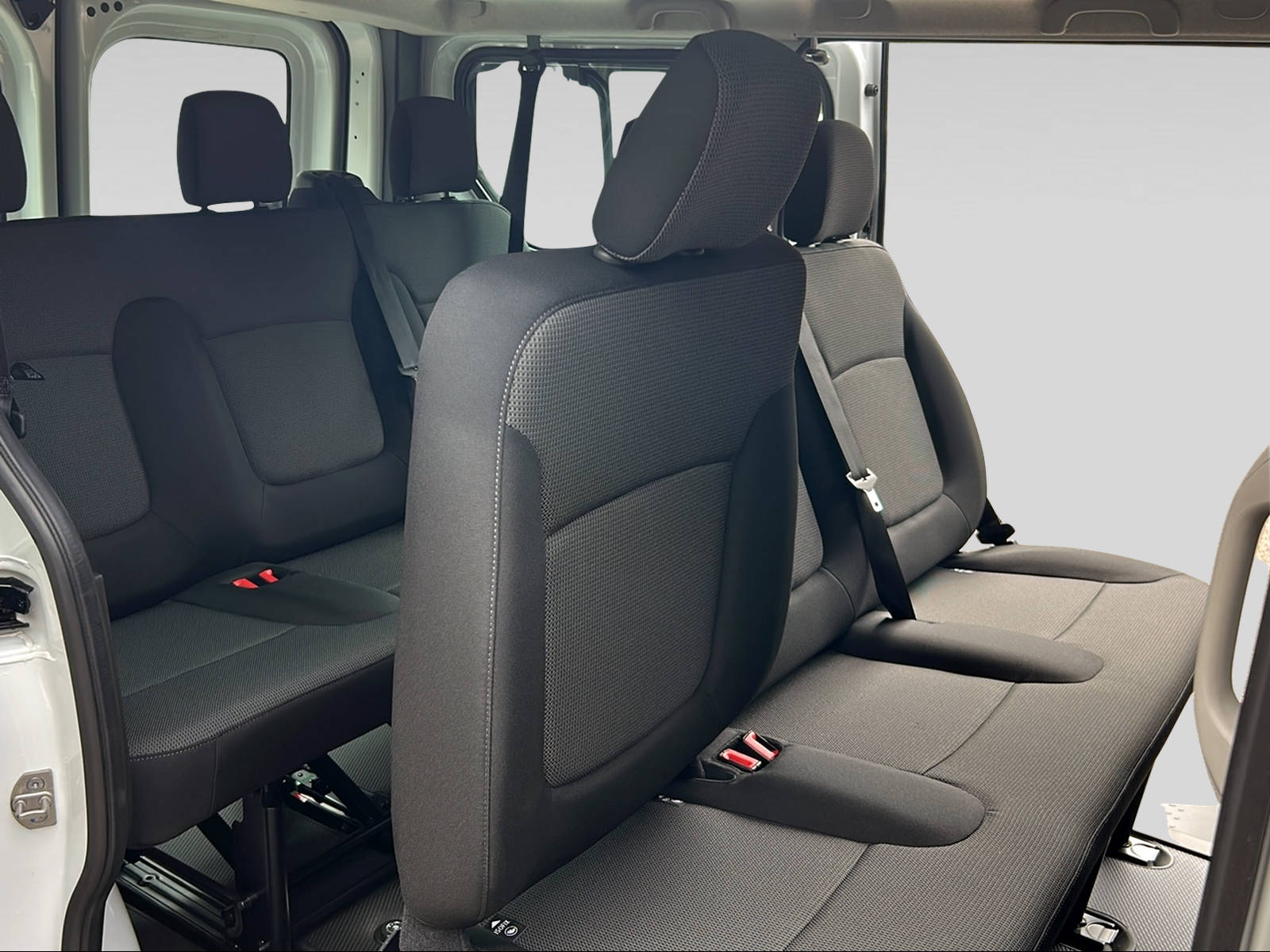 RENAULT Trafic Passenger Equilibre Blue dCi 110-image-6