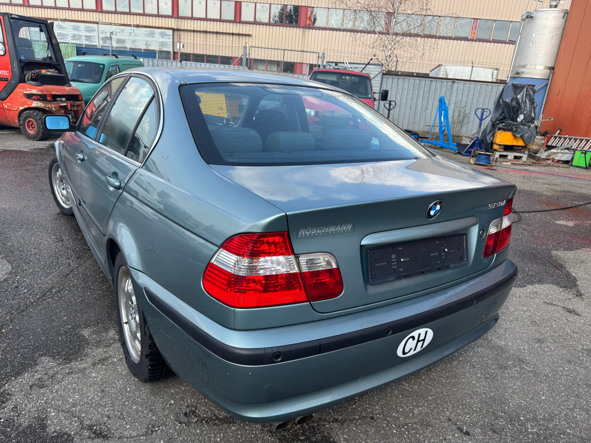 BMW 320-image-4