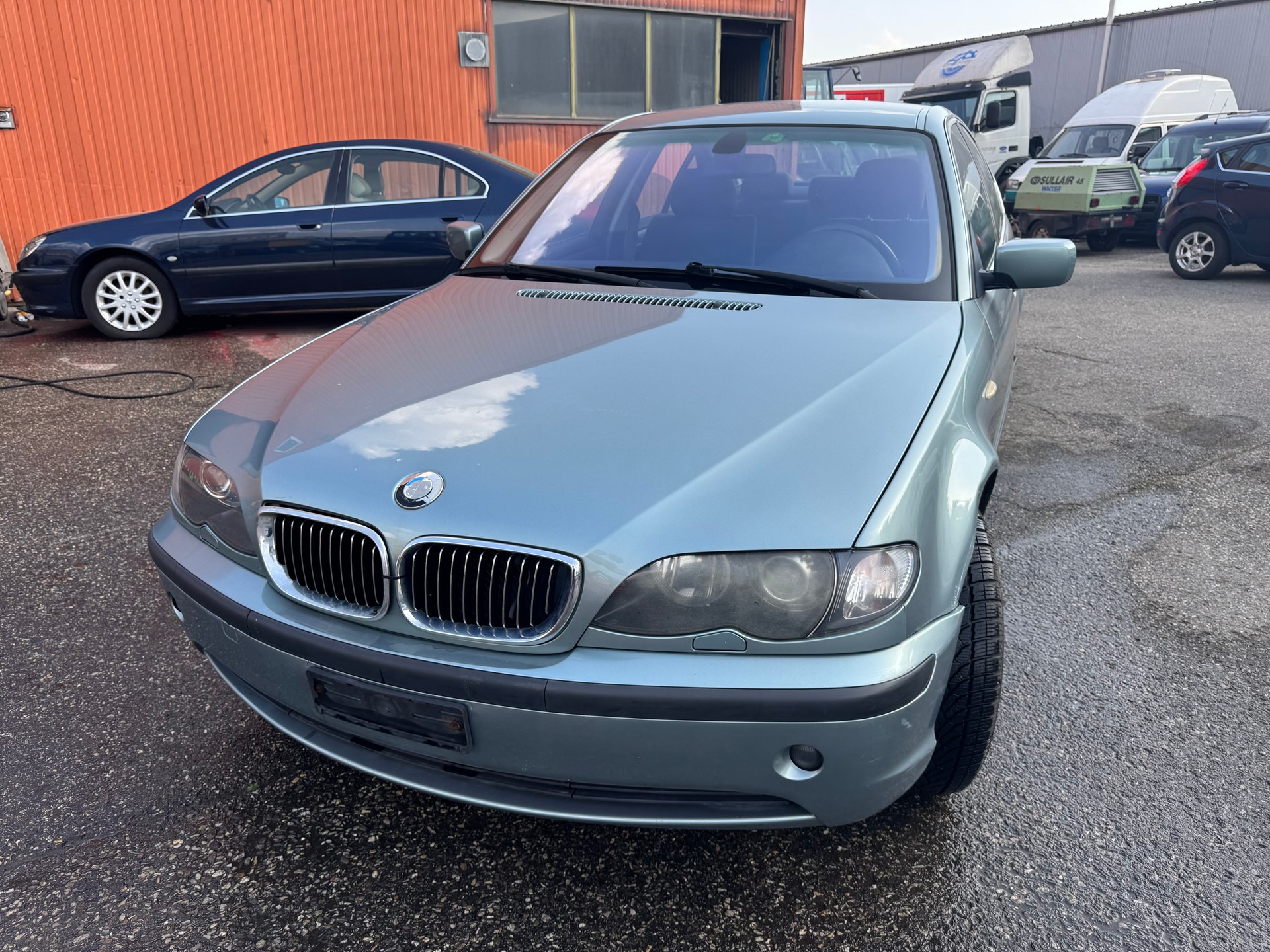 BMW 320-image-1