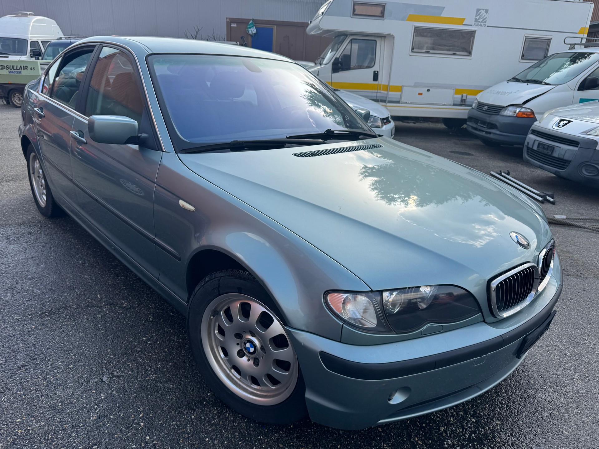 BMW 320-image-2