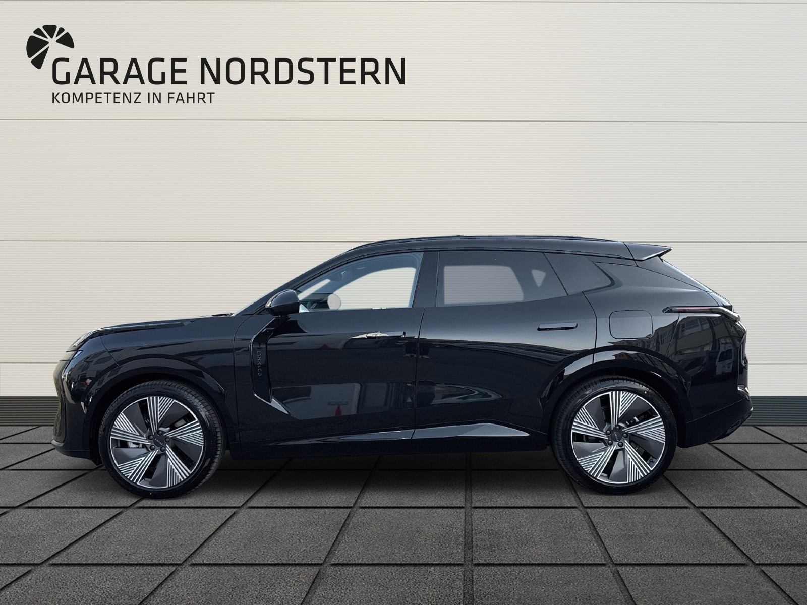 LYNK & CO 08 1.5 PHEV More-image-1