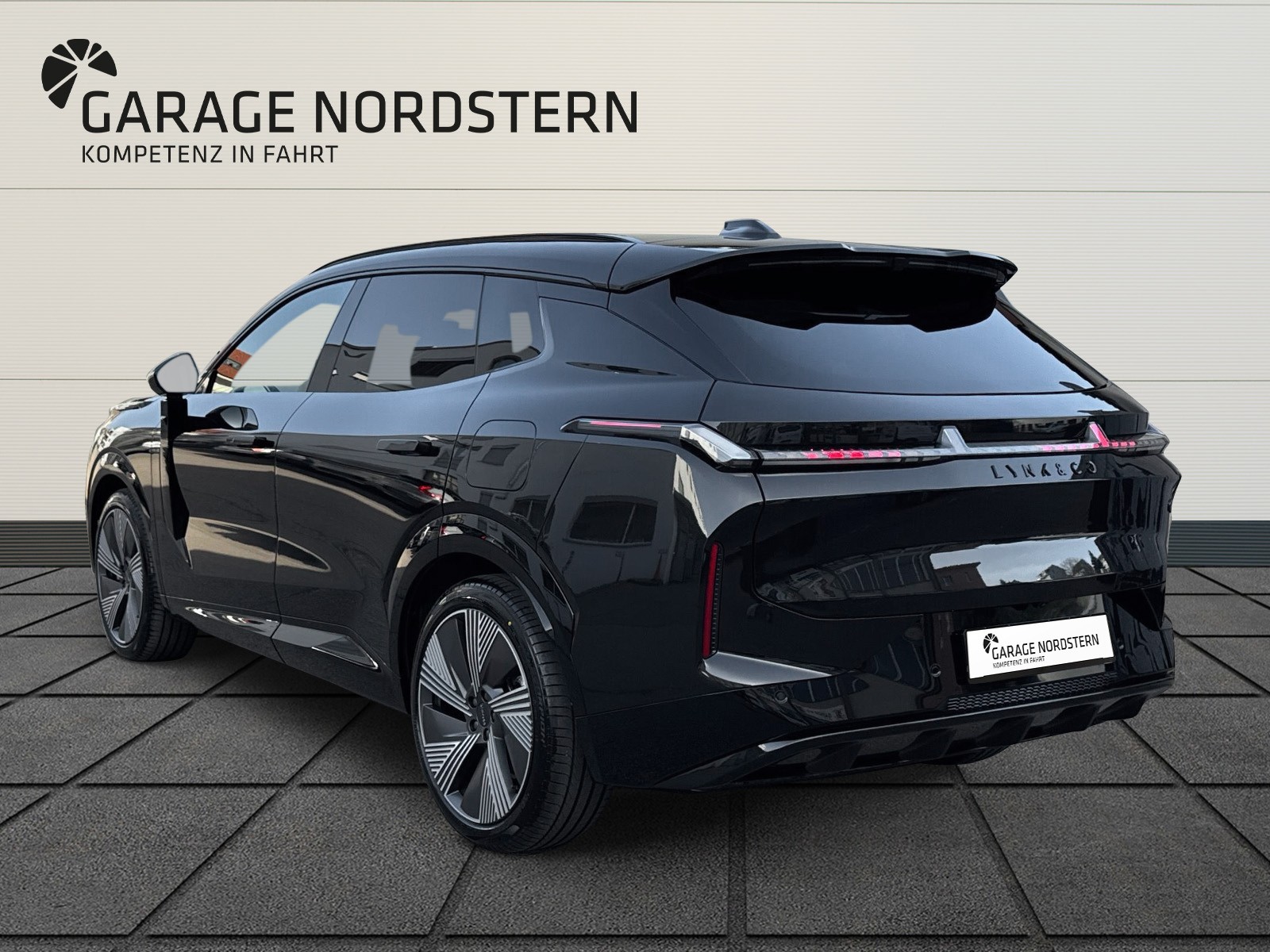 LYNK & CO 08 1.5 PHEV More-image-2