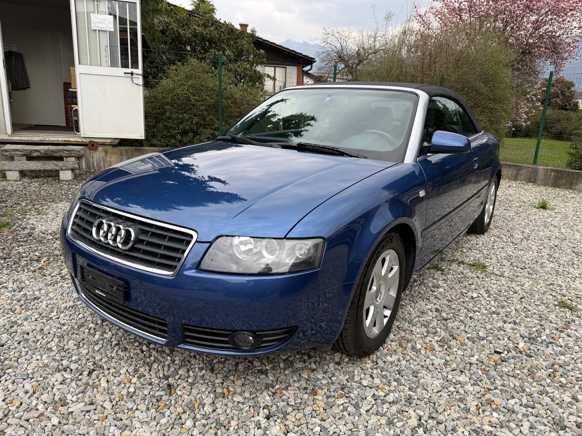 AUDI A4 Cabriolet 2.4 V6-image-4