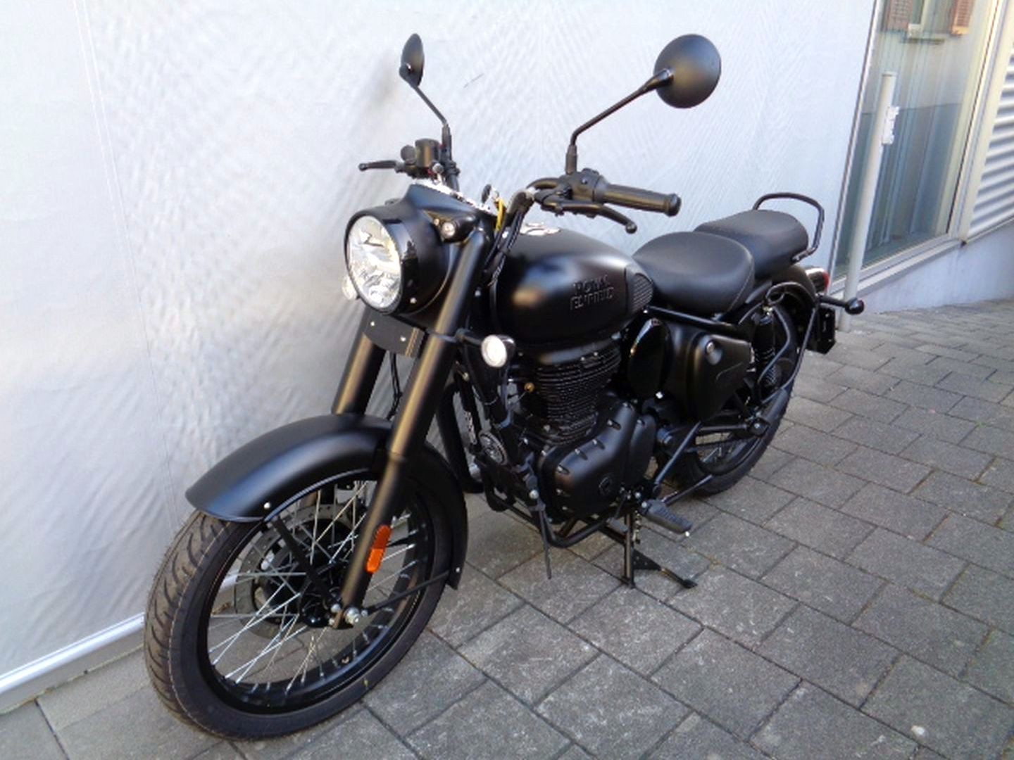 ROYAL ENFIELD CLASSIC 350 E5-showroom-element-1