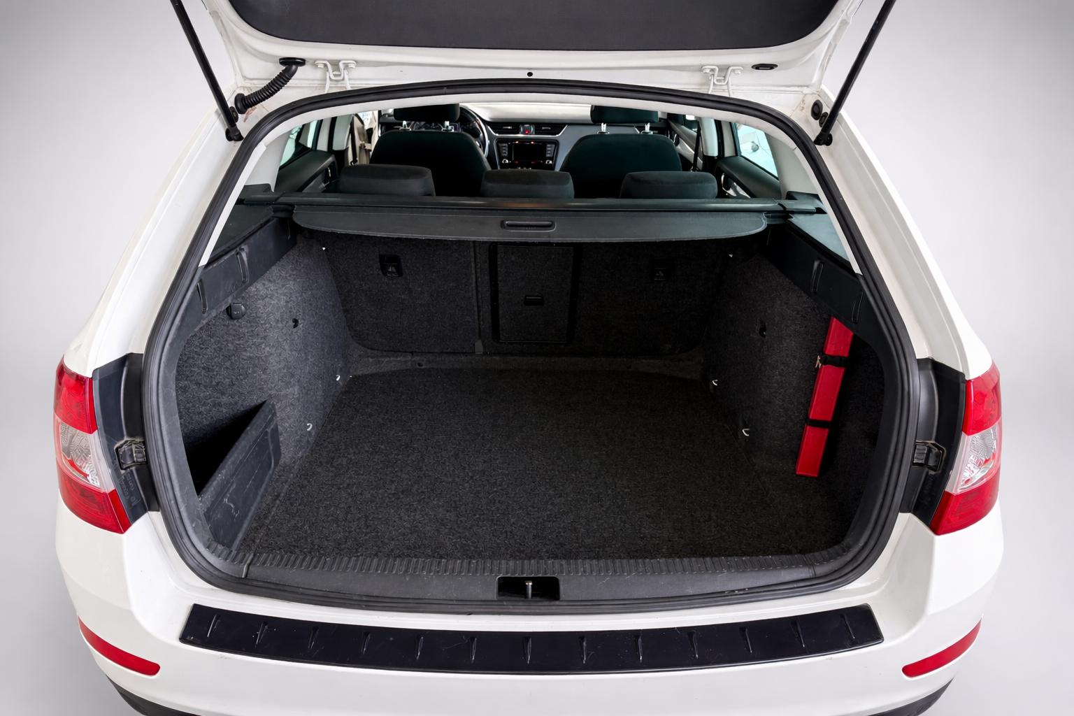 SKODA Octavia Combi 1.4 TSI Fresh-image-10