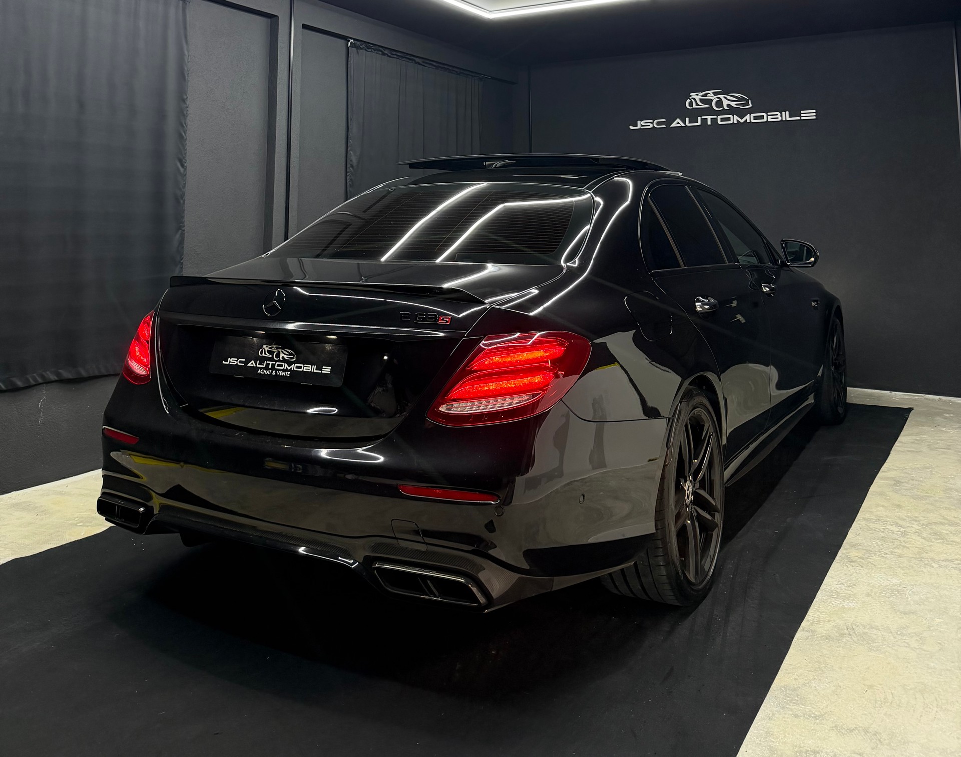 MERCEDES-BENZ E 63 AMG S 4Matic Speedshift MCT-showroom-element-2