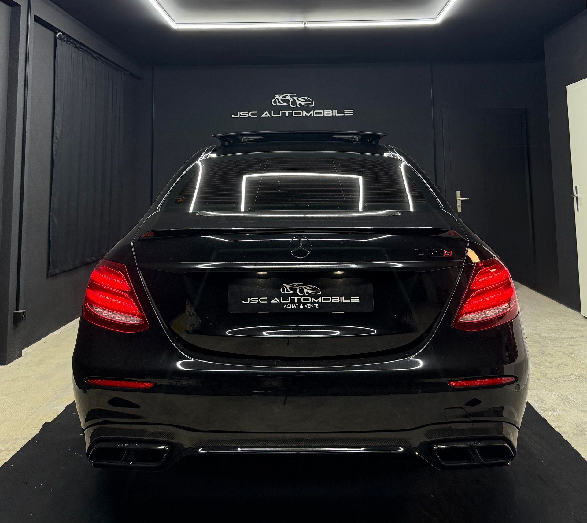 MERCEDES-BENZ E 63 AMG S 4Matic Speedshift MCT-showroom-element-3