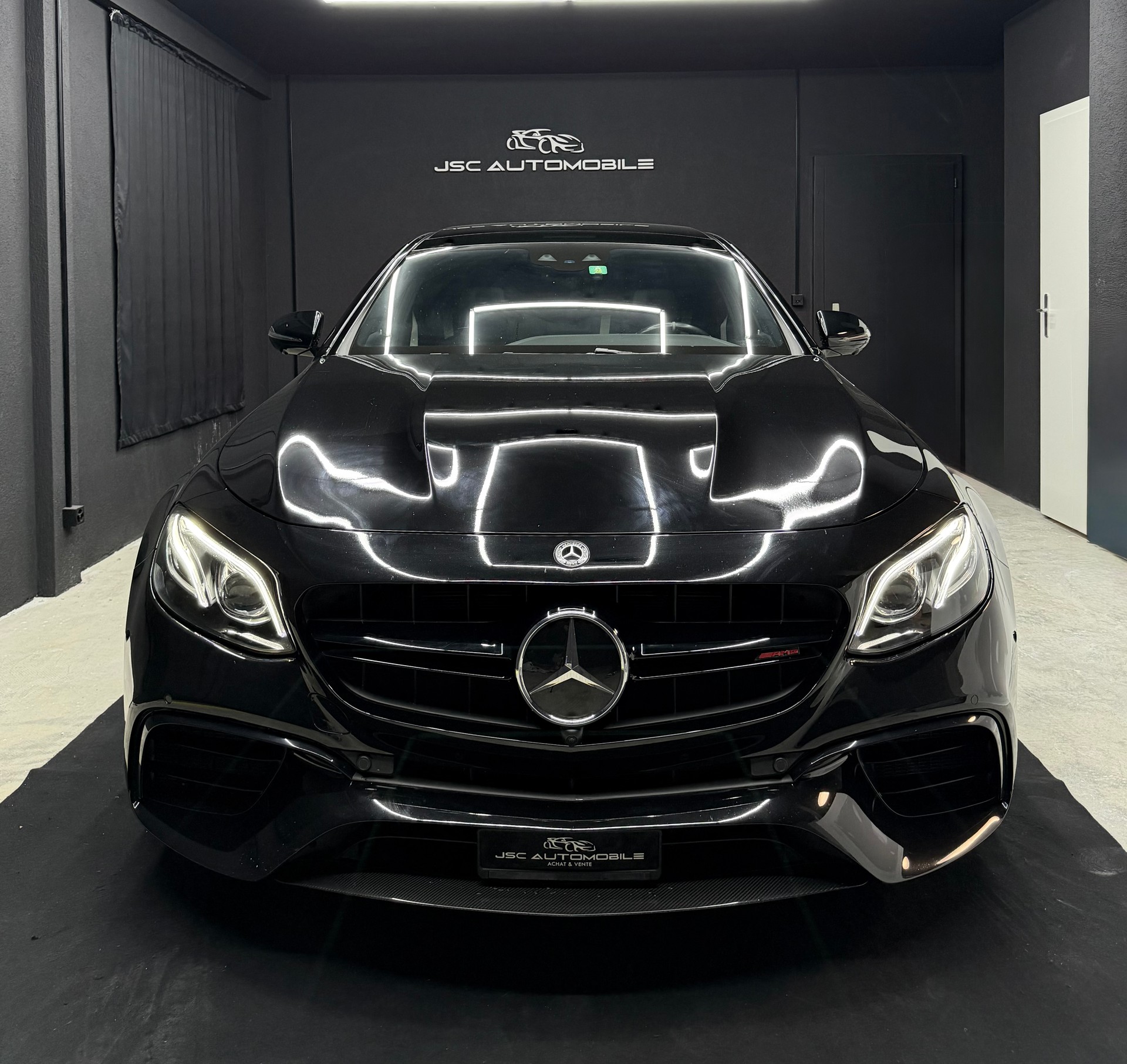 MERCEDES-BENZ E 63 AMG S 4Matic Speedshift MCT-showroom-element-1