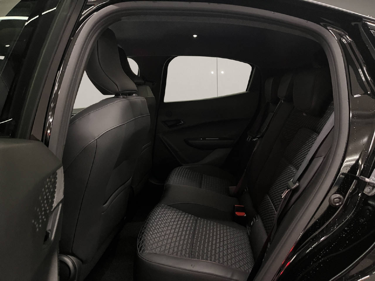 RENAULT Clio 1.8 E-Tech techno-image-10