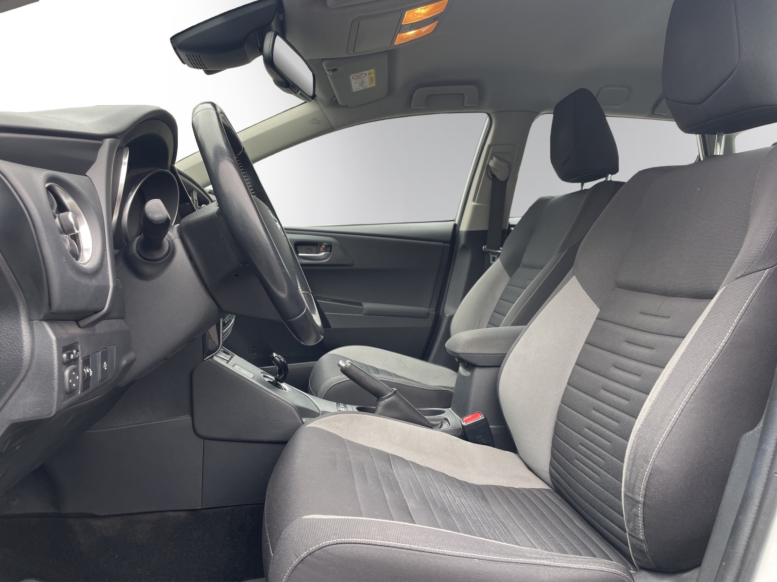 TOYOTA Auris Touring Sports 1.8 HSD Trend e-CVT-image-9