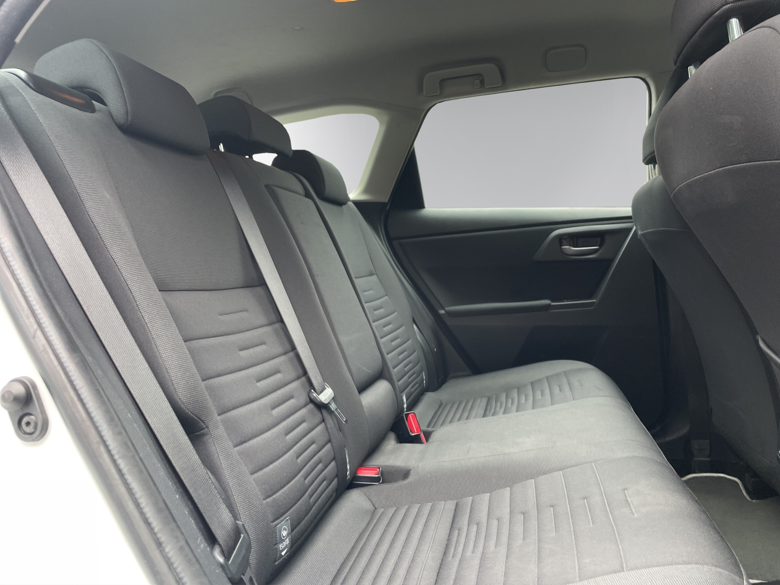 TOYOTA Auris Touring Sports 1.8 HSD Trend e-CVT-image-12