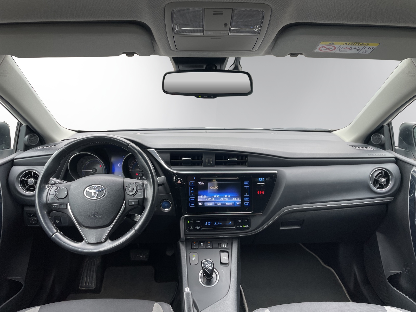 TOYOTA Auris Touring Sports 1.8 HSD Trend e-CVT-image-14