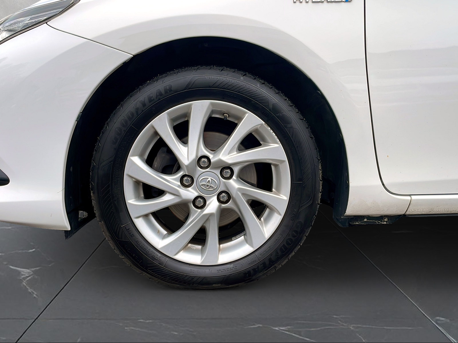 TOYOTA Auris Touring Sports 1.8 HSD Trend e-CVT-image-8