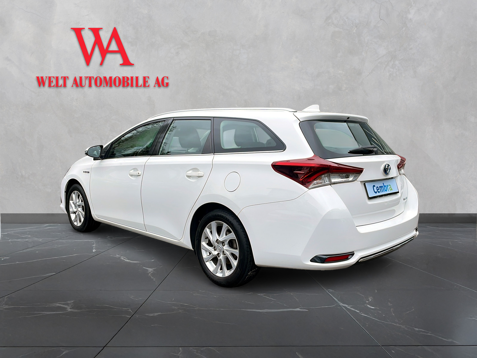 TOYOTA Auris Touring Sports 1.8 HSD Trend e-CVT-image-2