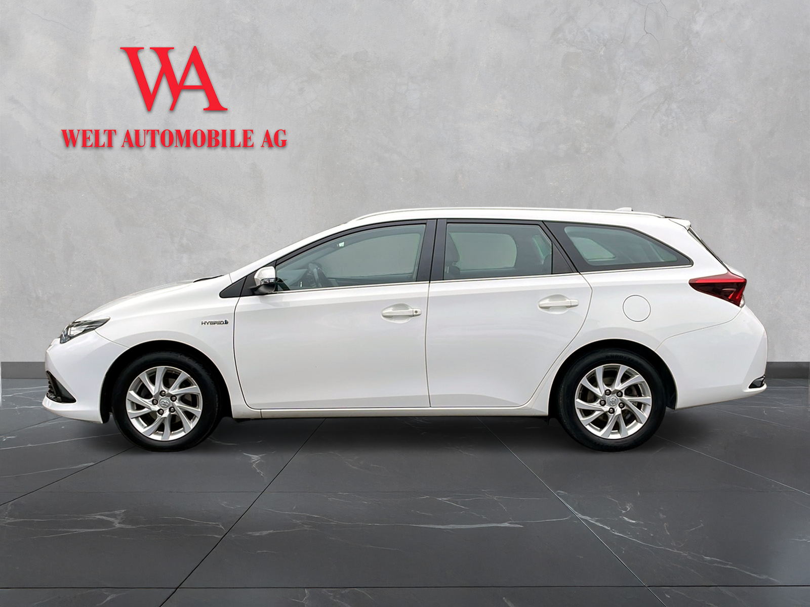 TOYOTA Auris Touring Sports 1.8 HSD Trend e-CVT-image-1