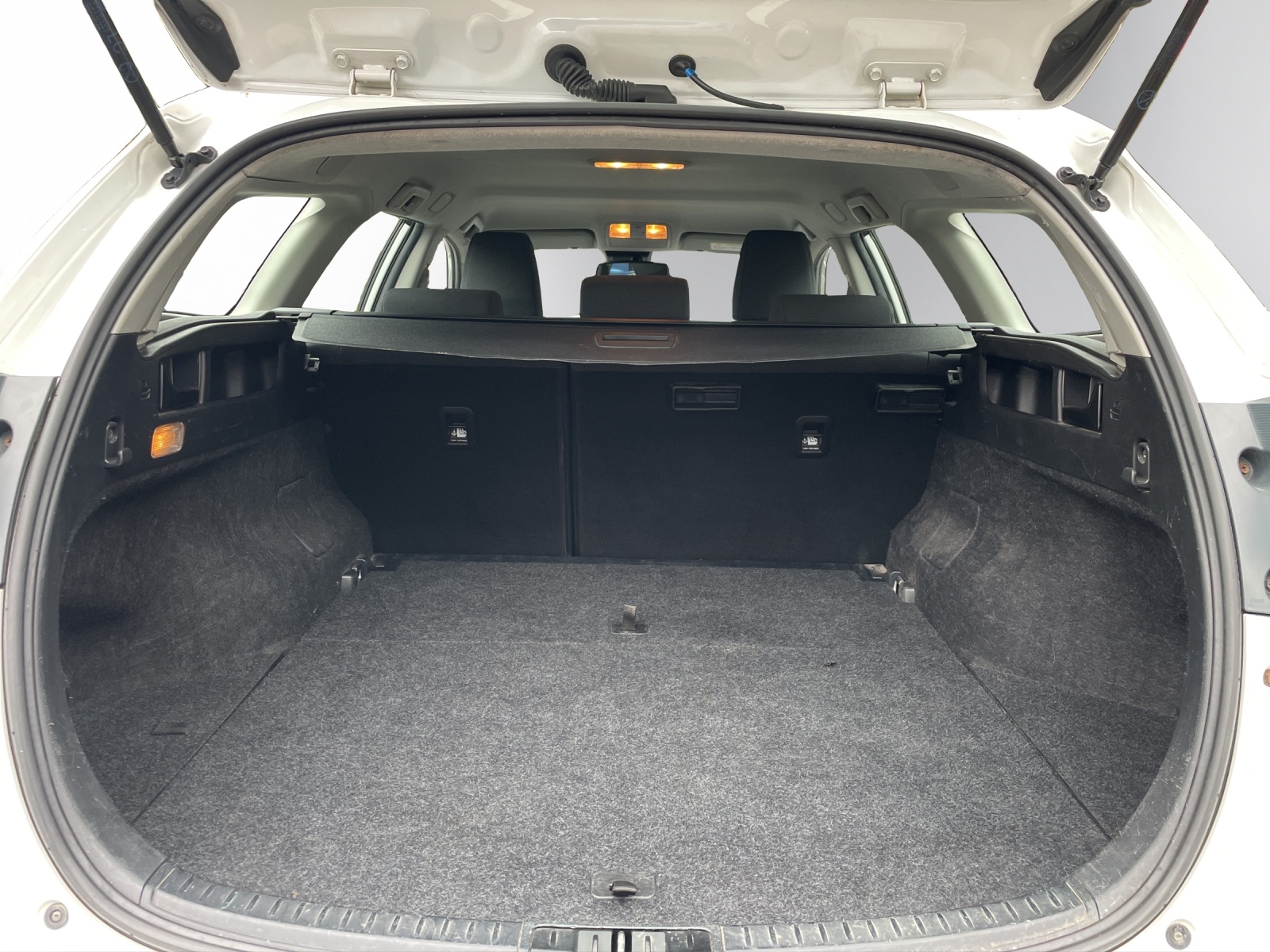 TOYOTA Auris Touring Sports 1.8 HSD Trend e-CVT-image-18