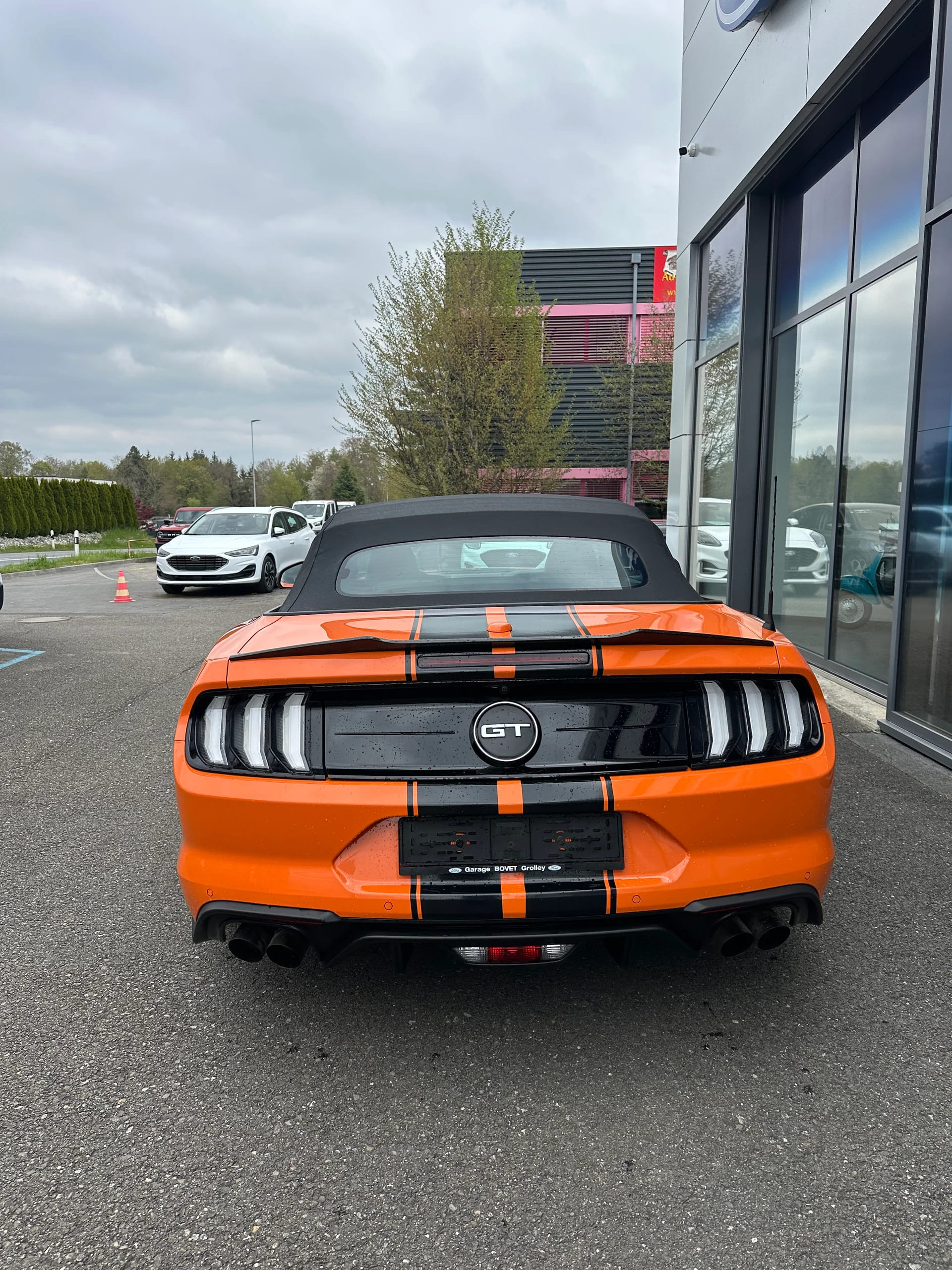 FORD Mustang Convertible 5.0 V8 GT-image-3