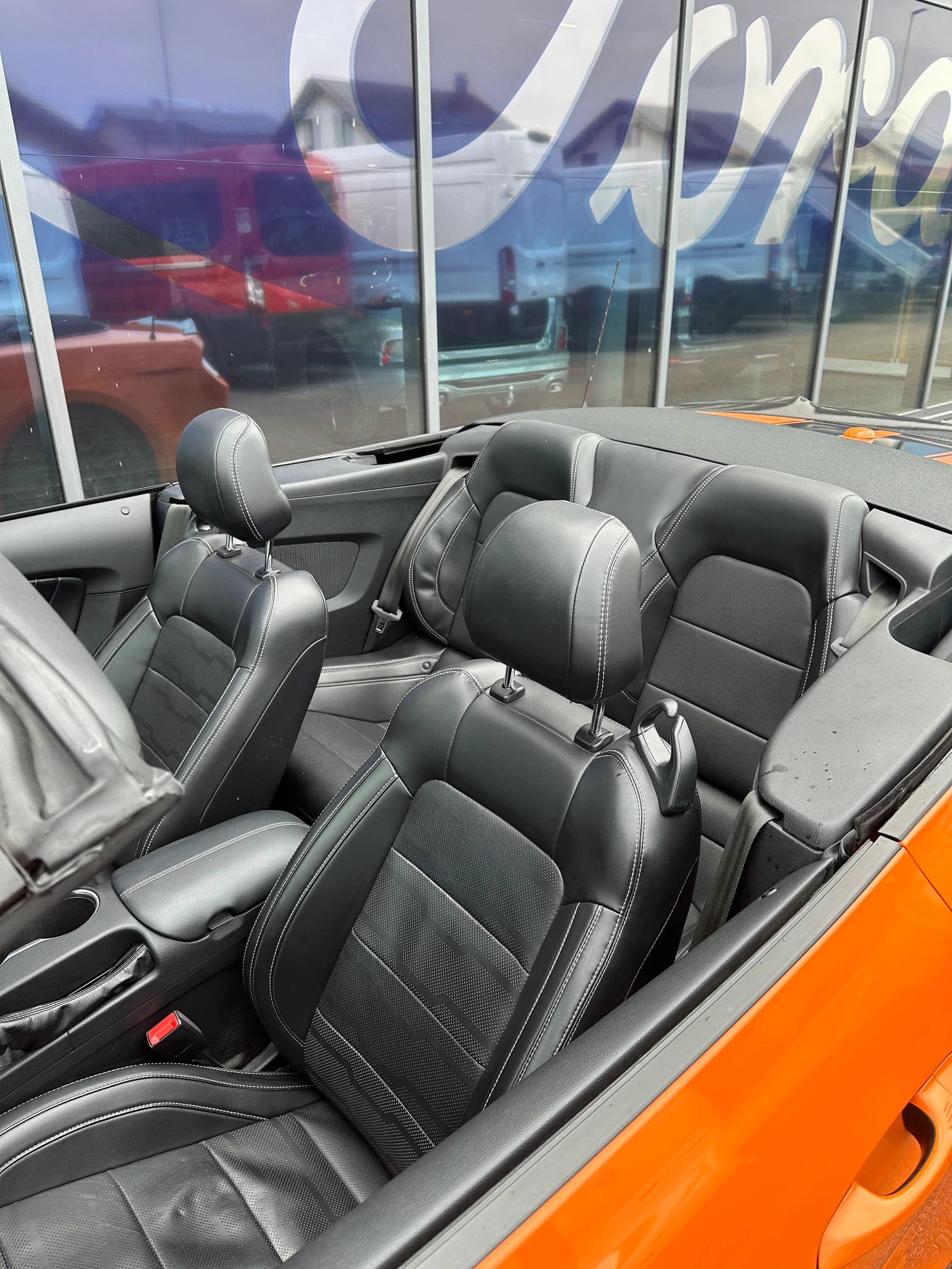FORD Mustang Convertible 5.0 V8 GT-image-12