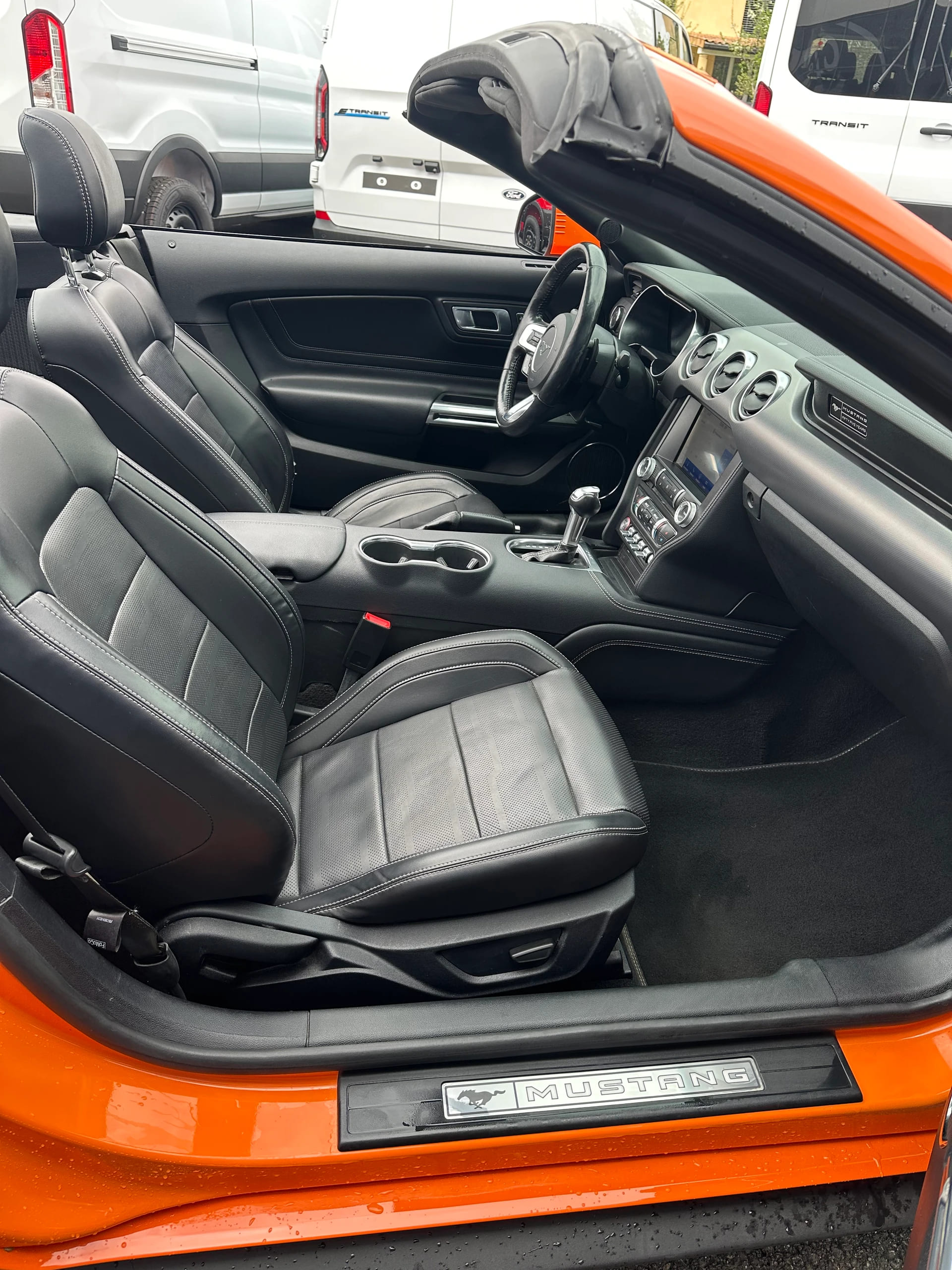FORD Mustang Convertible 5.0 V8 GT-image-10