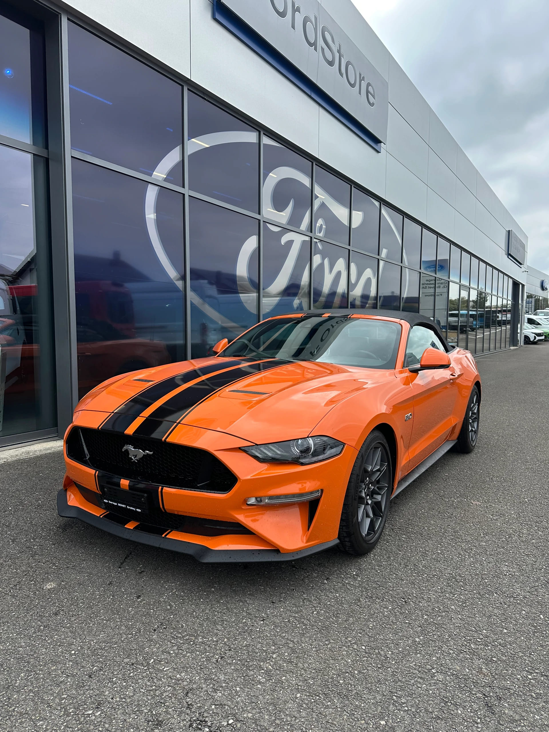 FORD Mustang Convertible 5.0 V8 GT-image-1