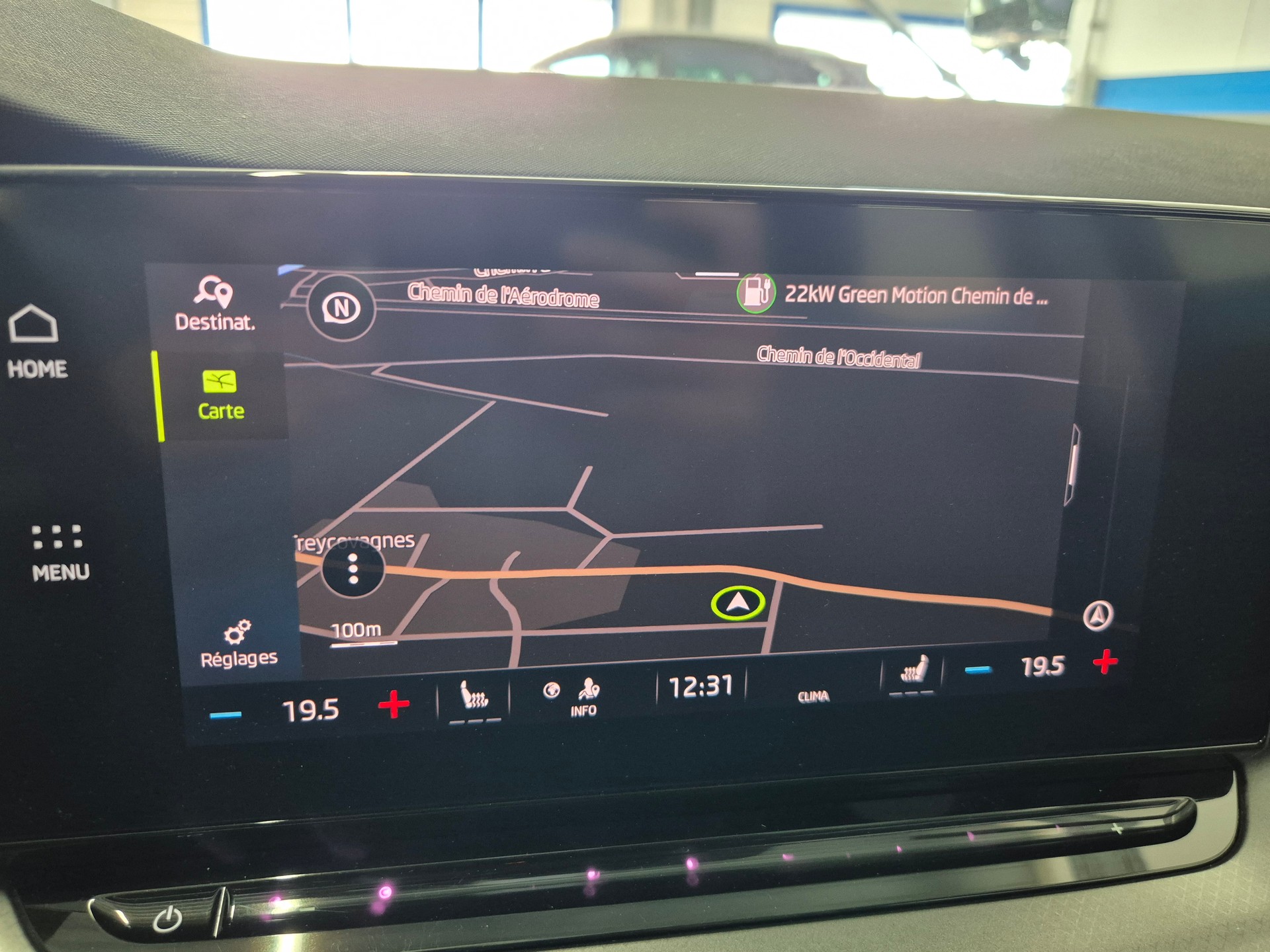 SKODA Octavia Combi 2.0 TDI DSG Ambition-image-9