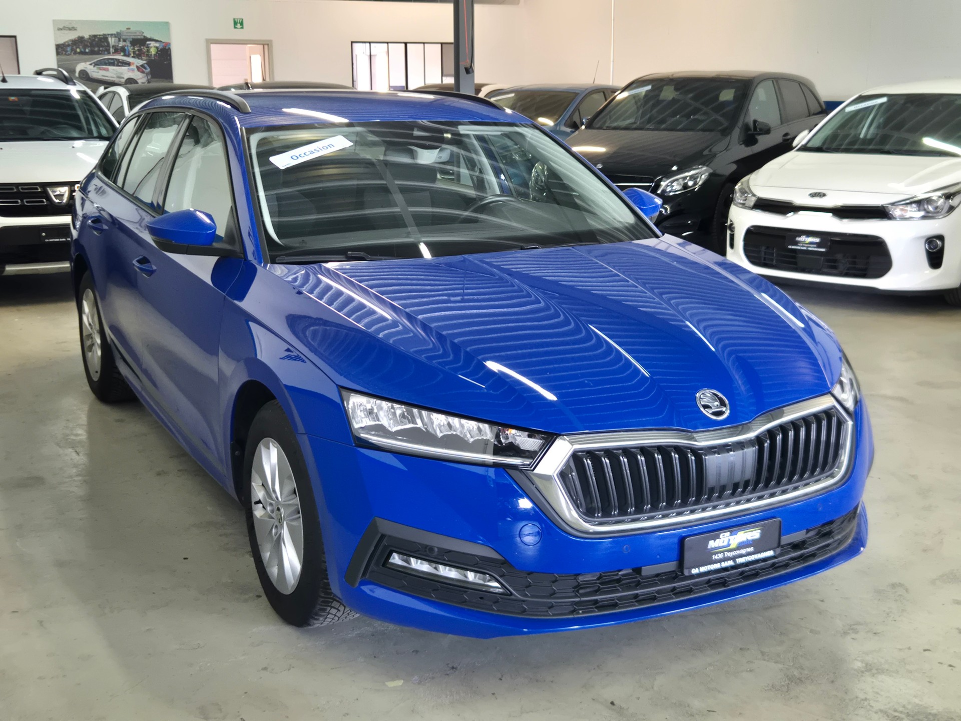 SKODA Octavia Combi 2.0 TDI DSG Ambition-image-3