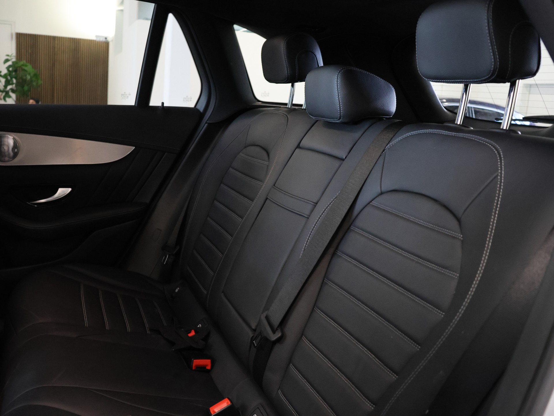 MERCEDES-BENZ GLC 200 AMG Line 4Matic 9G-Tronic *360 Kamera* *Burmester* *Panoramadach*-image-31