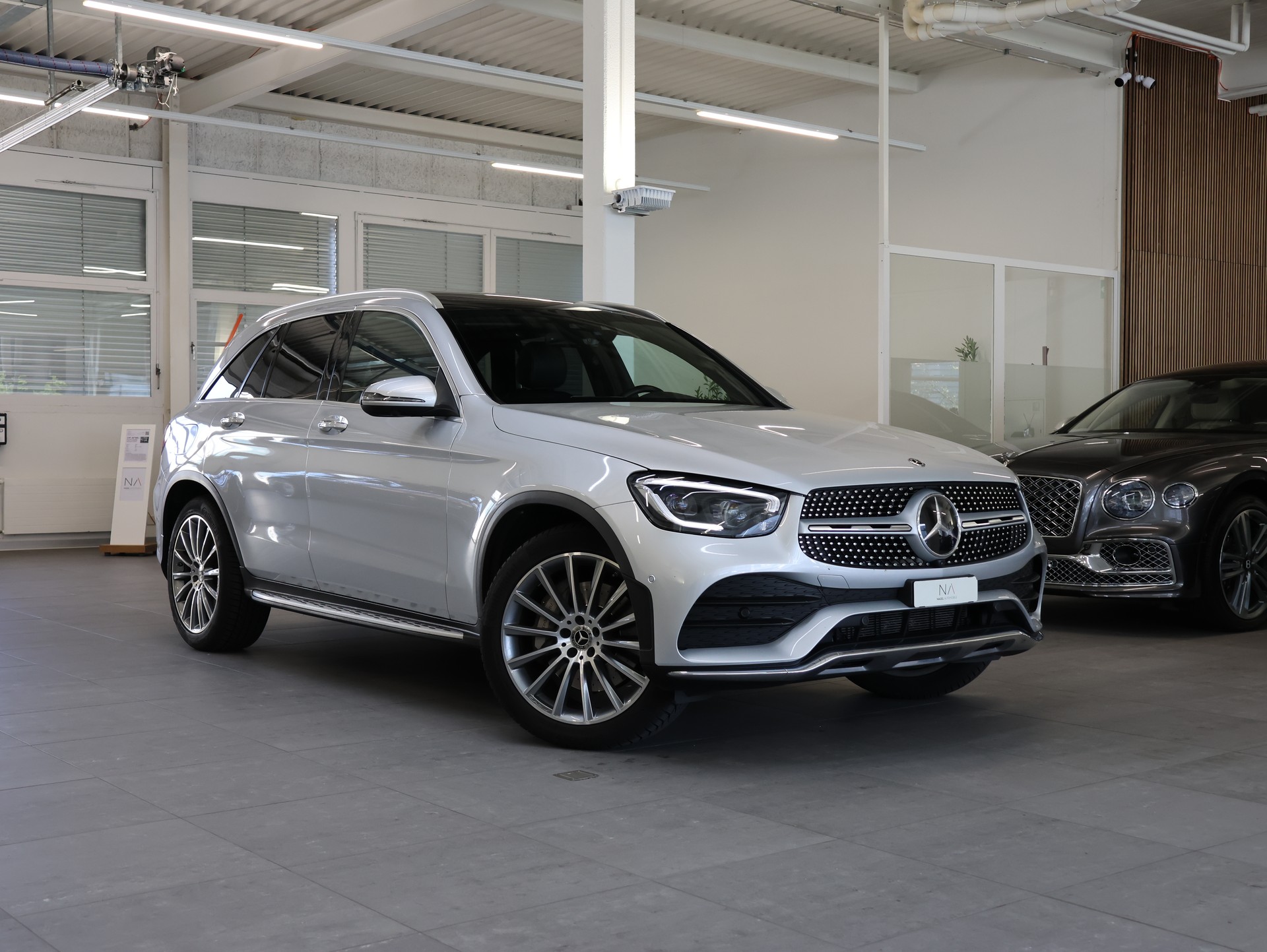 MERCEDES-BENZ GLC 200 AMG Line 4Matic 9G-Tronic *360 Kamera* *Burmester* *Panoramadach*