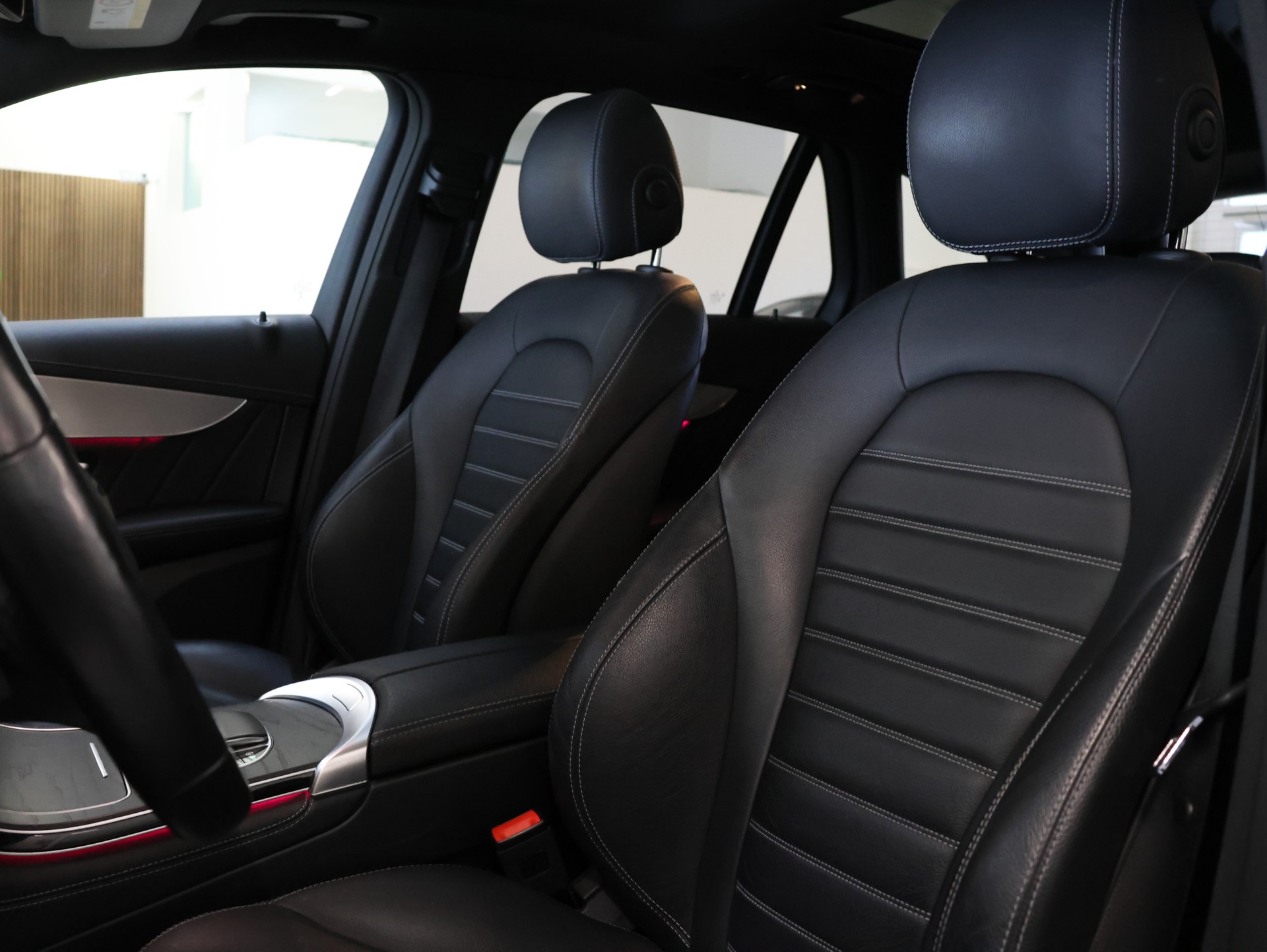 MERCEDES-BENZ GLC 200 AMG Line 4Matic 9G-Tronic *360 Kamera* *Burmester* *Panoramadach*-image-16