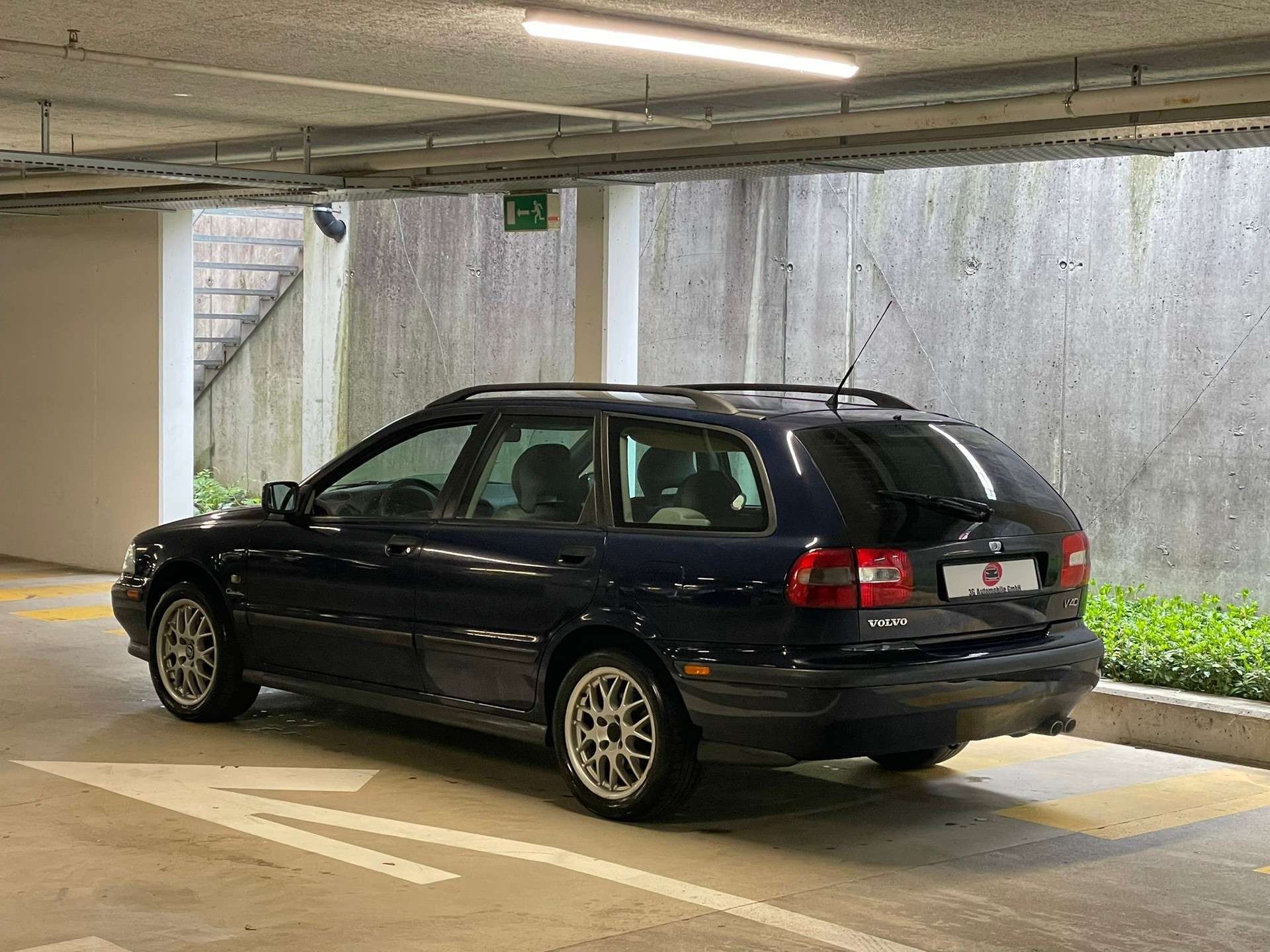VOLVO V40 2.0 // MFK NEU-showroom-element-3
