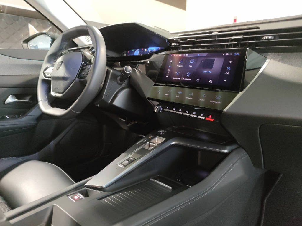 PEUGEOT 308 1.2 PureTech Allure Pack-image-10