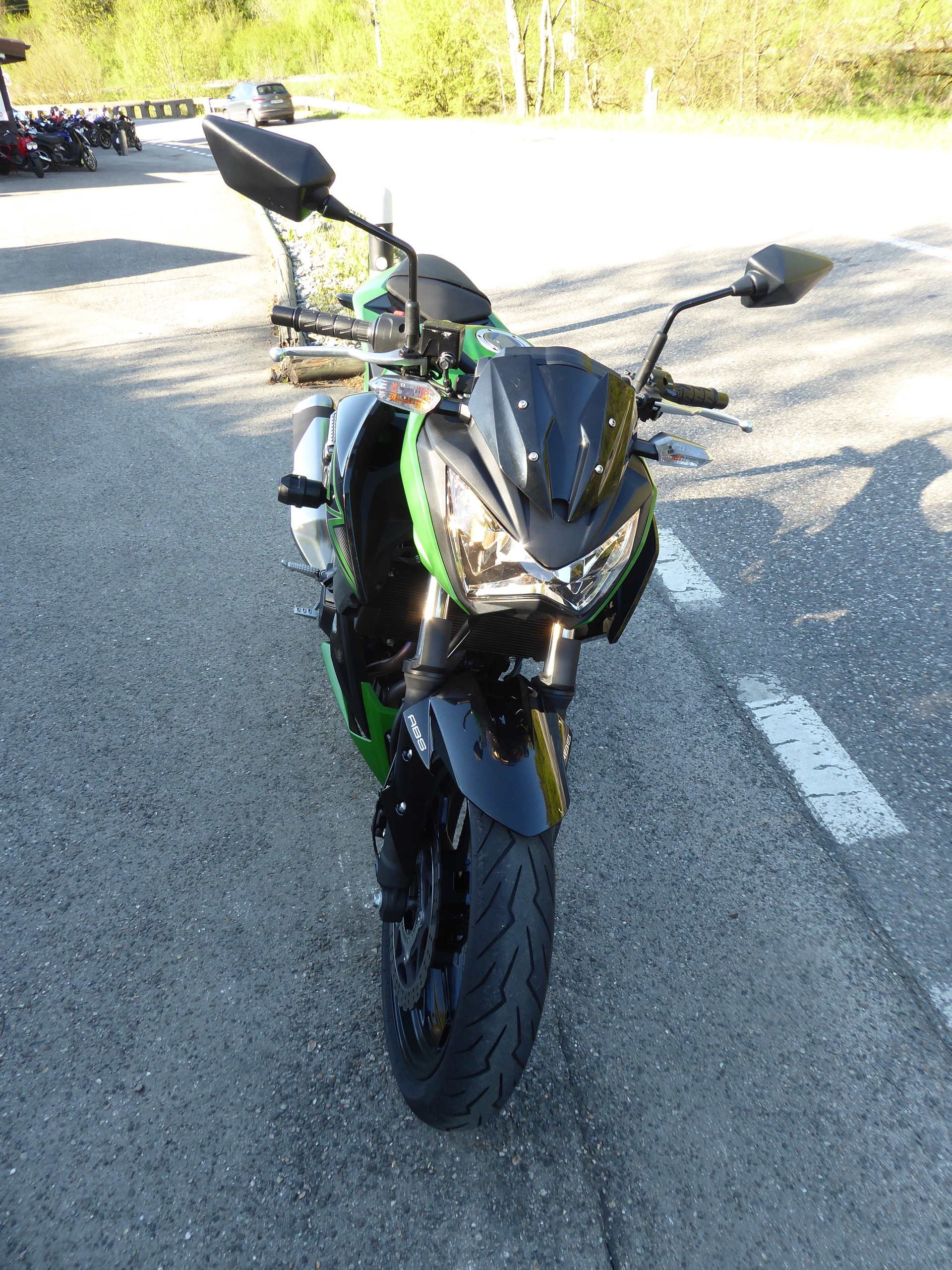 KAWASAKI Z 300 ABS-showroom-element-1