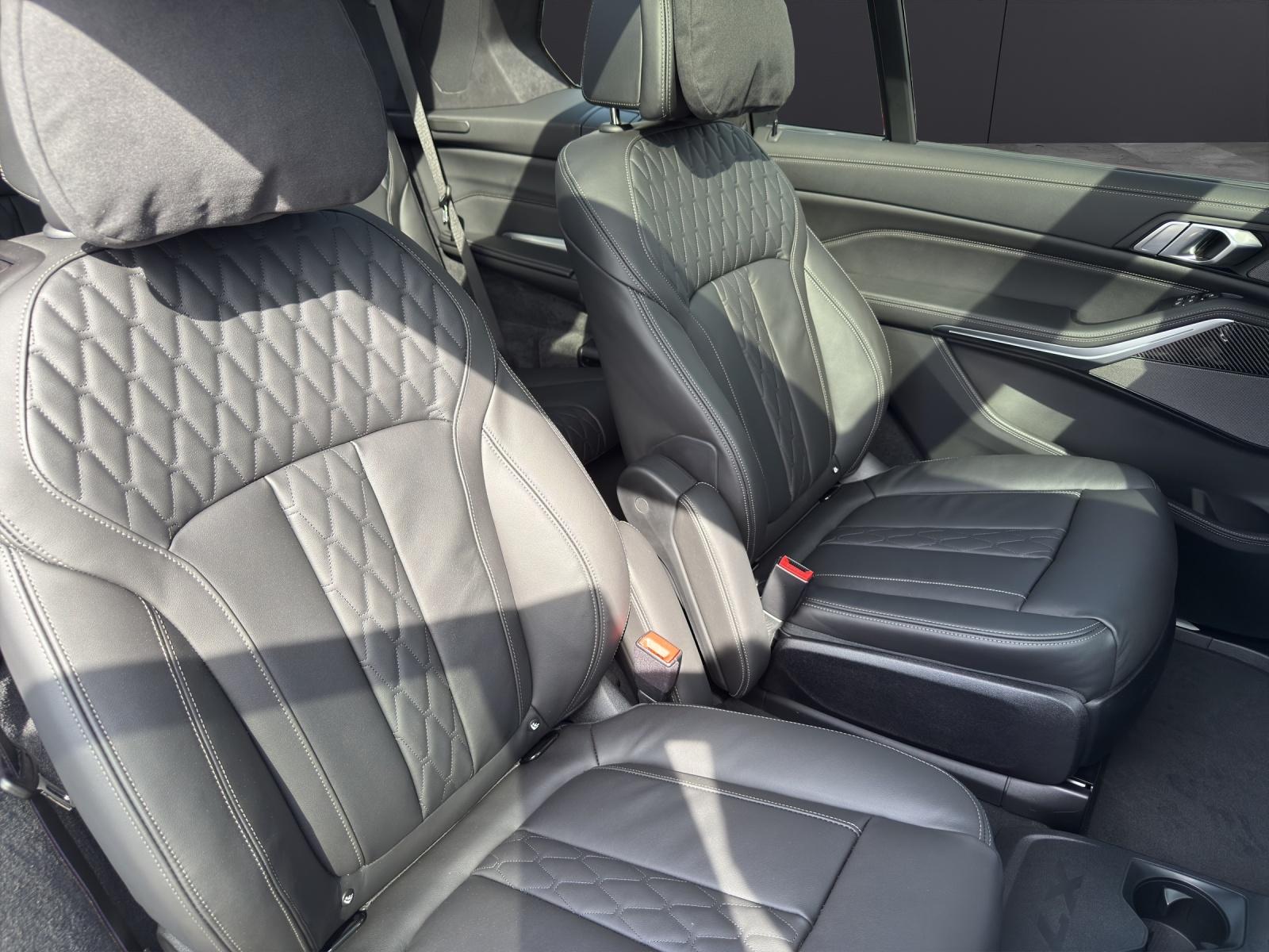 BMW X7 xDrive40i-image-11