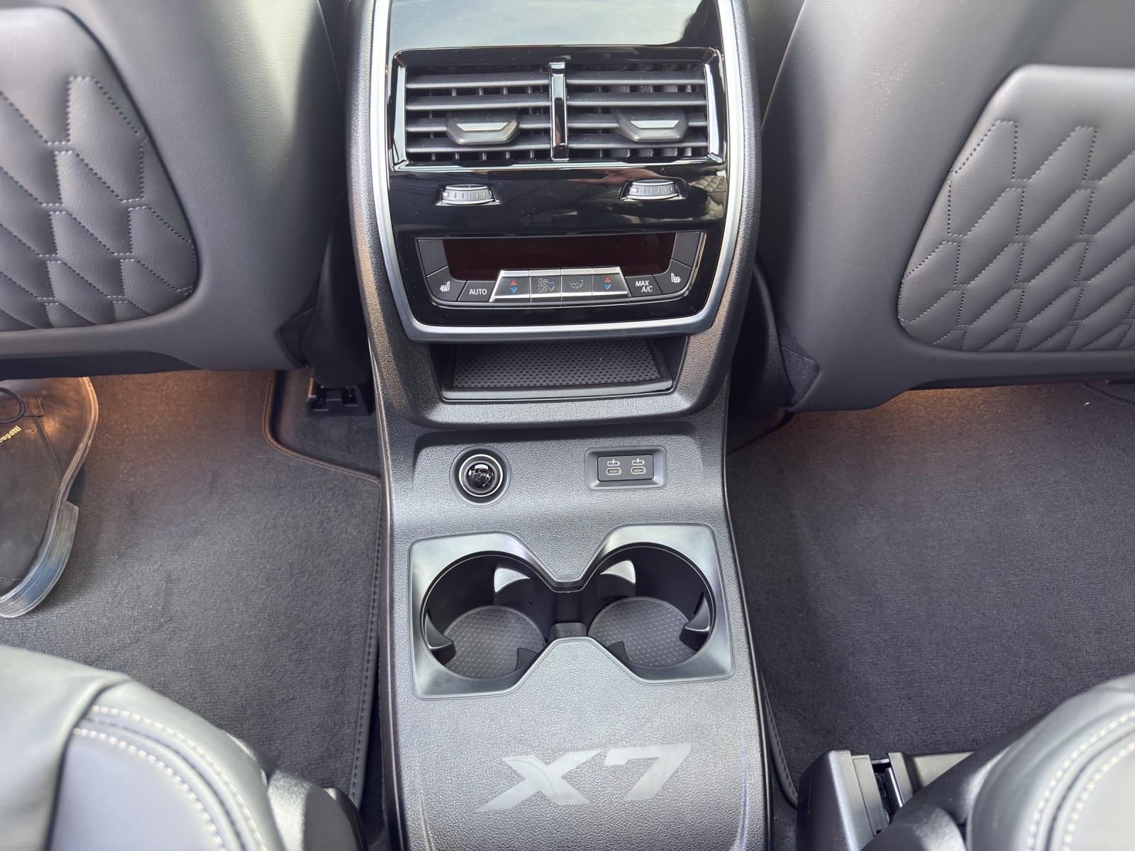 BMW X7 xDrive40i-image-15