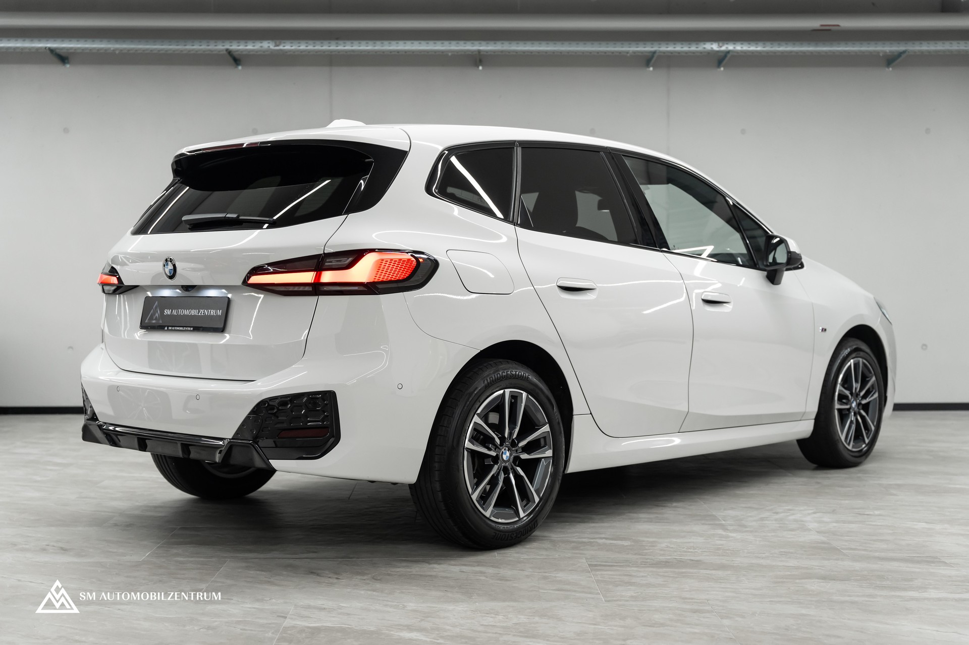 BMW 218d Active Tourer DKG M Sport / CH / Harman/Kardon / Driving Assistant Plus-image-7
