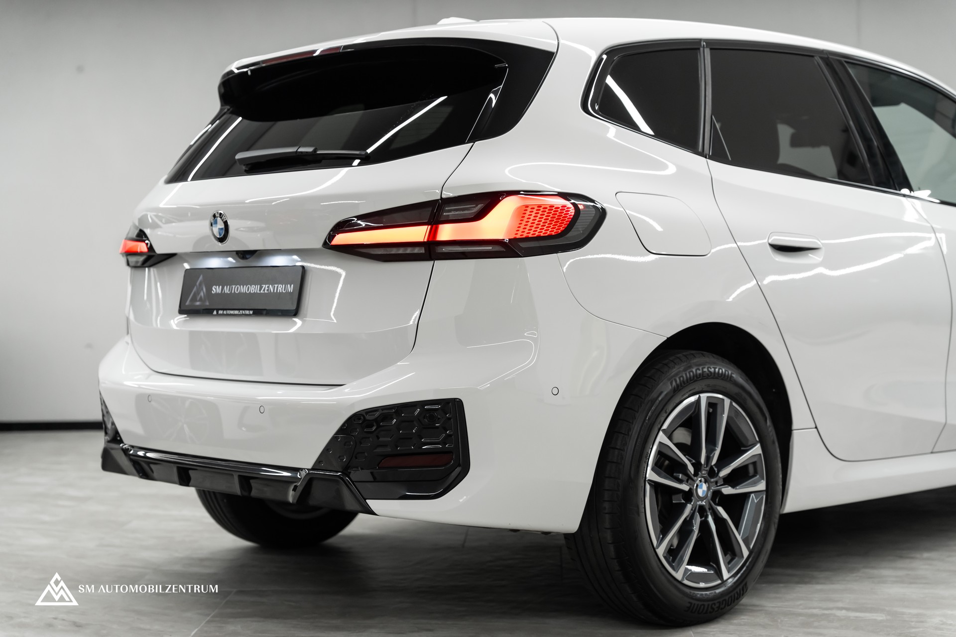 BMW 218d Active Tourer DKG M Sport / CH / Harman/Kardon / Driving Assistant Plus-image-8