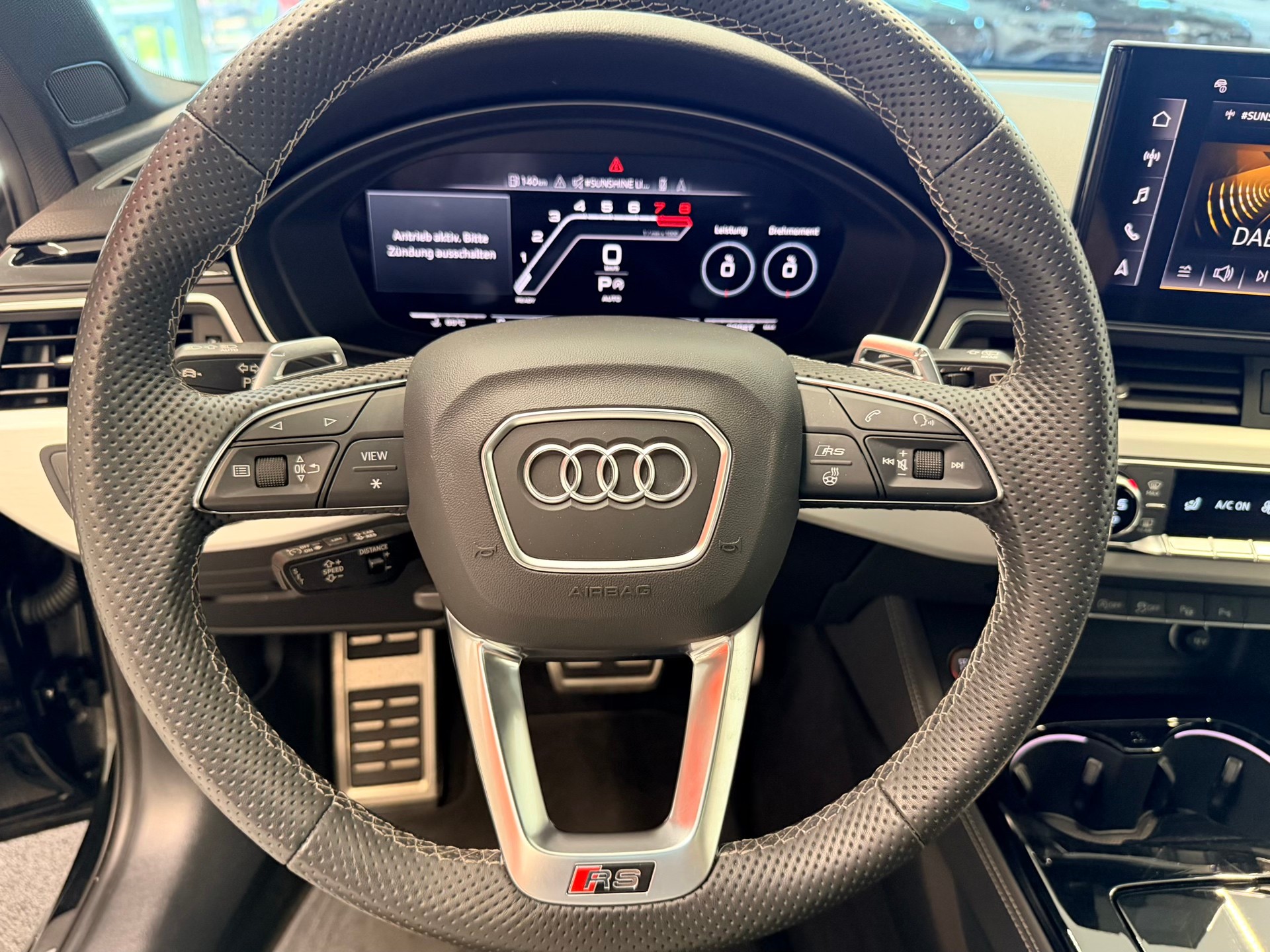 AUDI RS4 Avant quattro tiptronic-image-27