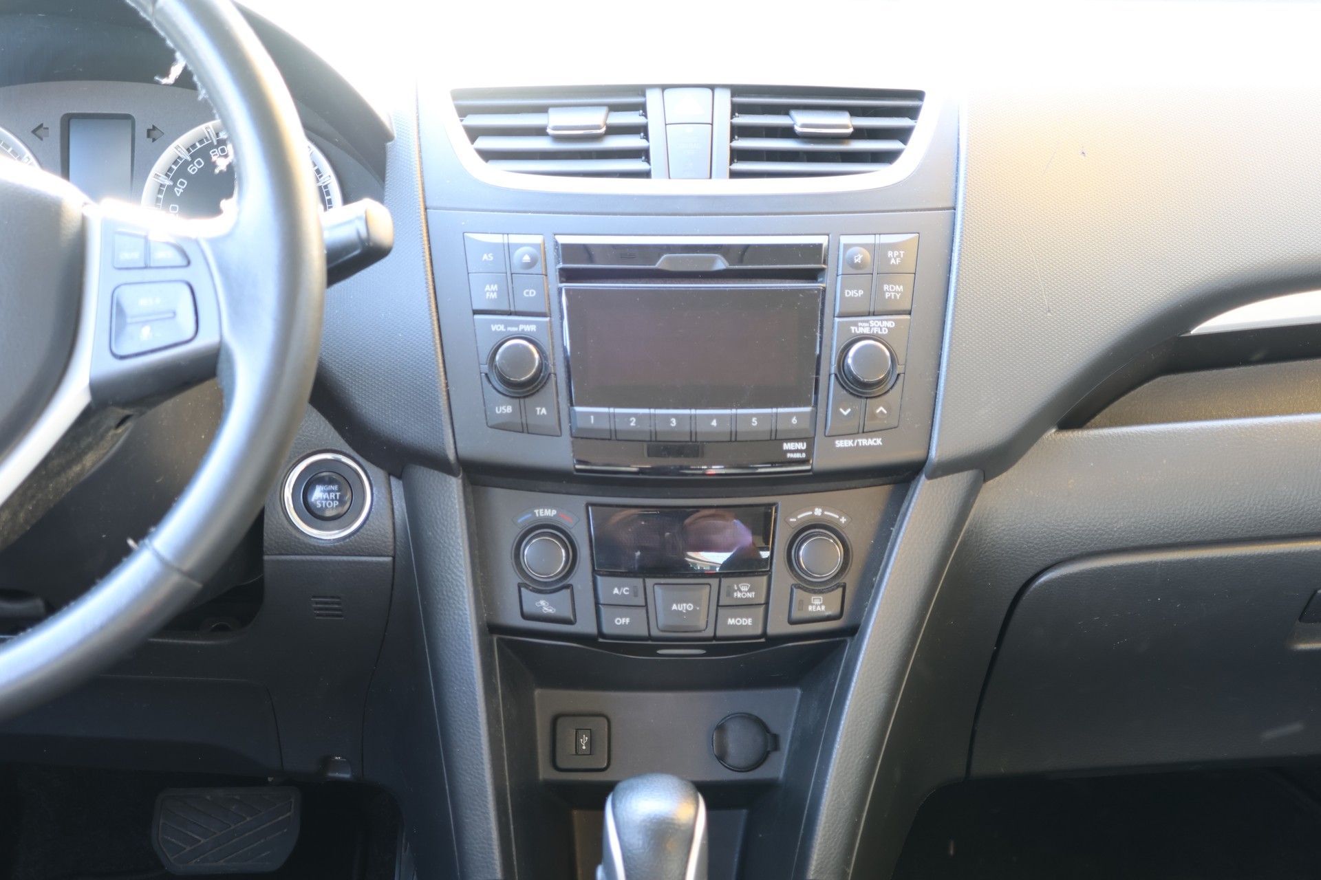 SUZUKI Swift 1.2i GL Top Automatic-image-6