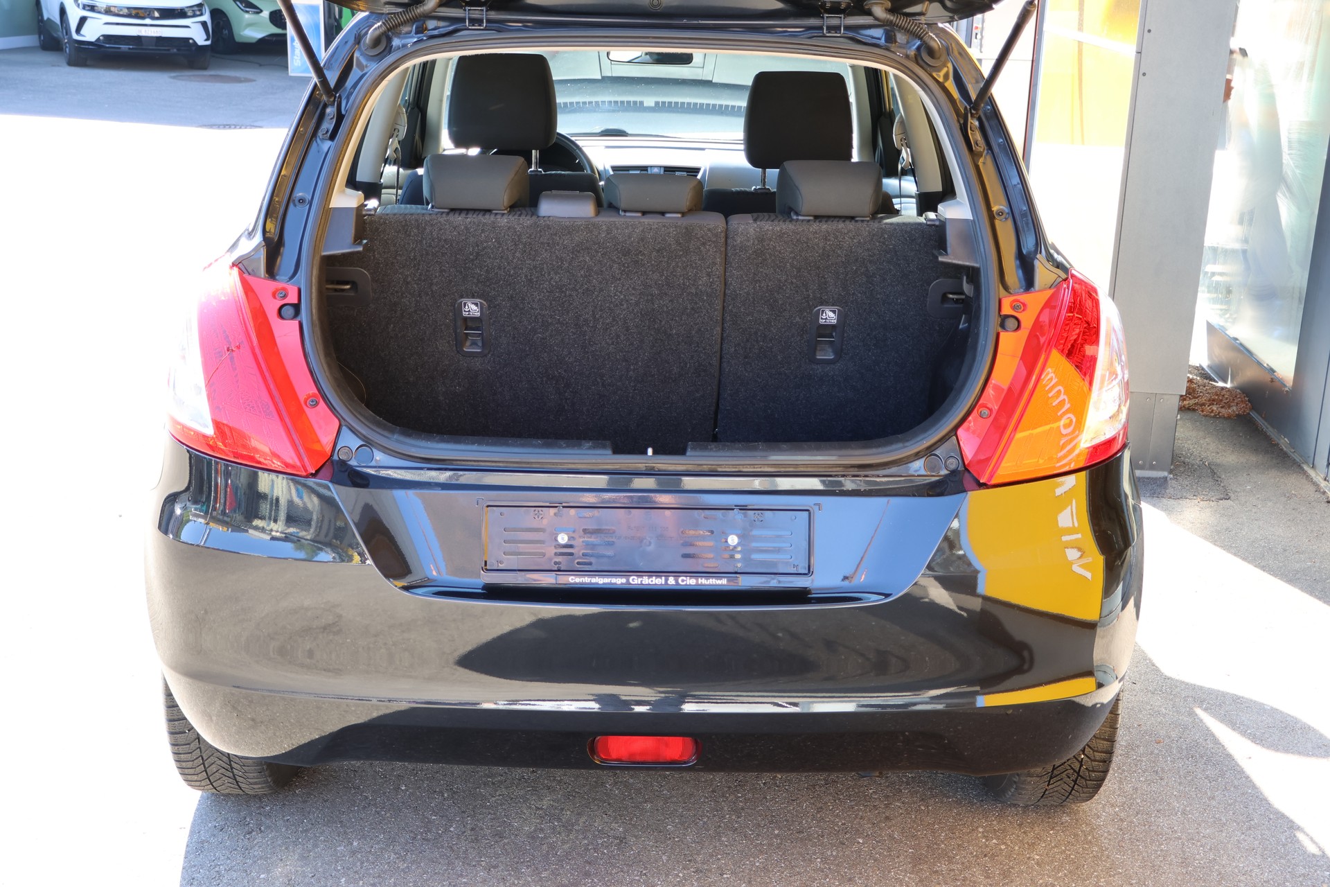 SUZUKI Swift 1.2i GL Top Automatic-image-9